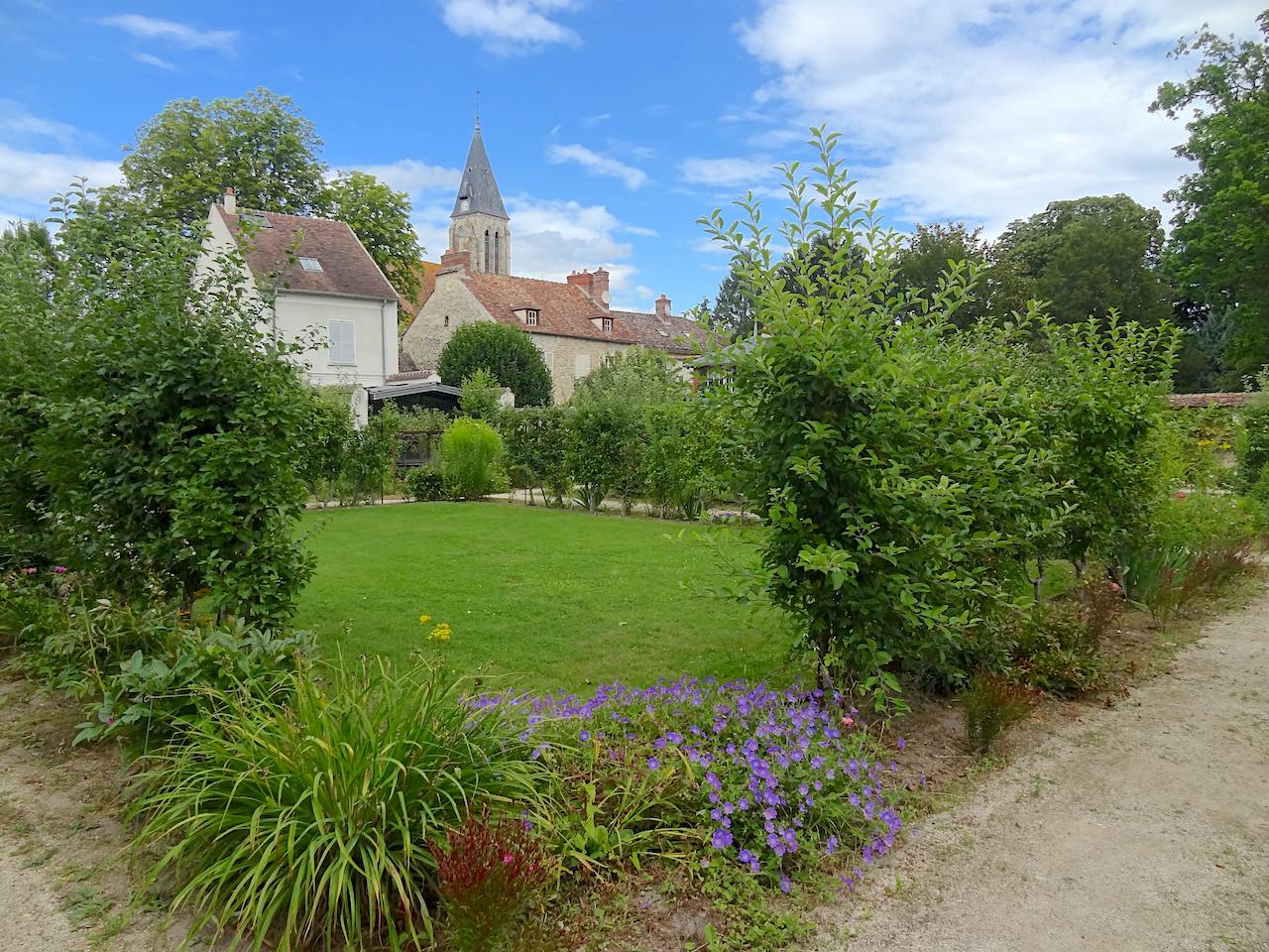 jardin de la maison de Cocteau à Milly la Forêt