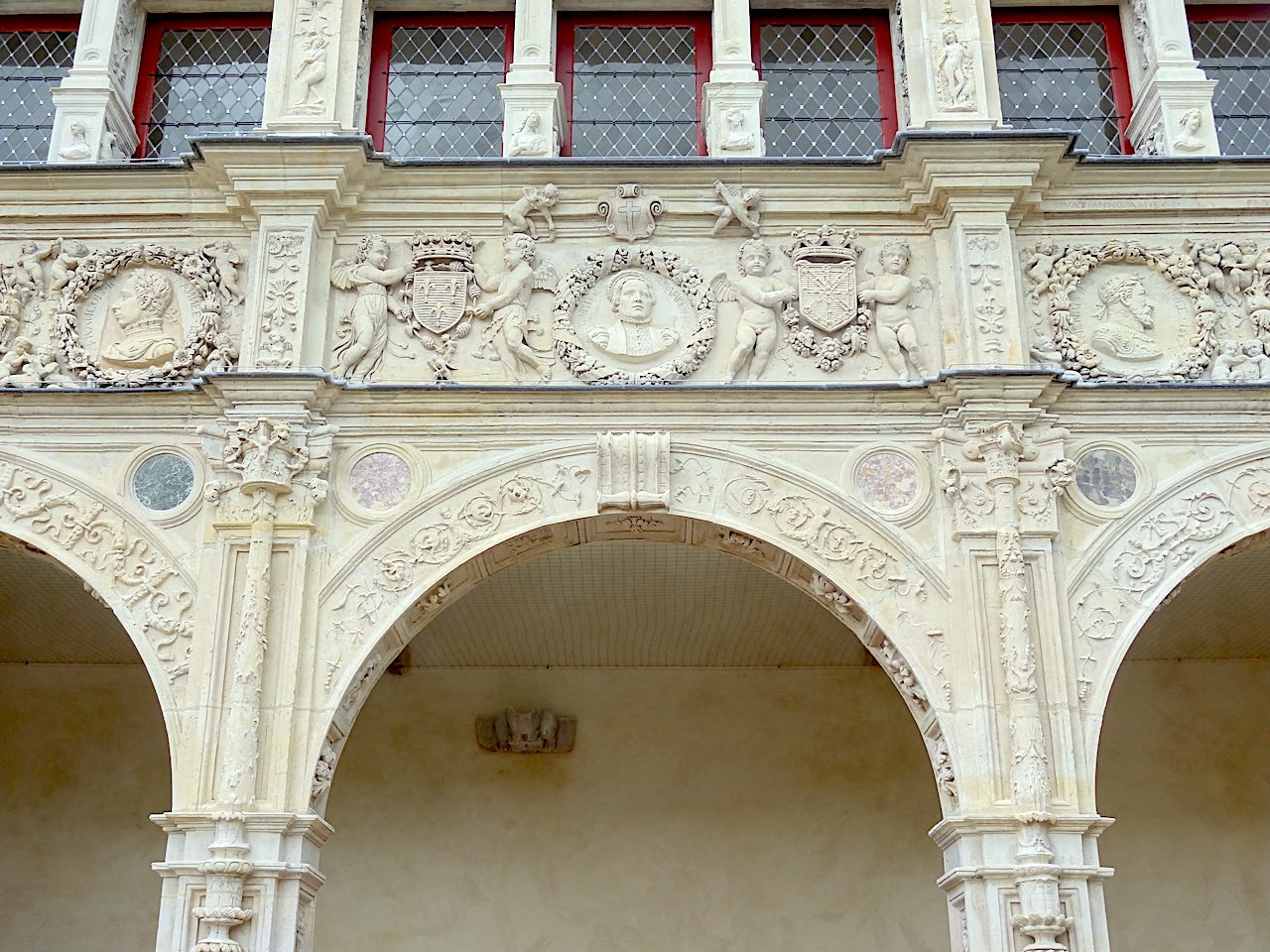 façade François Ier à Moret-sur-Loing