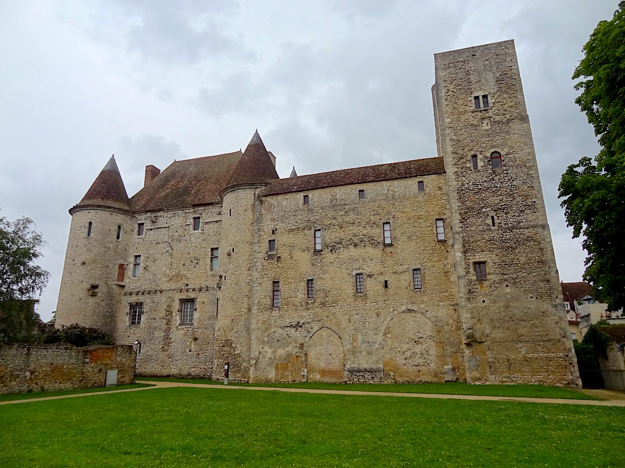 château de Nemours