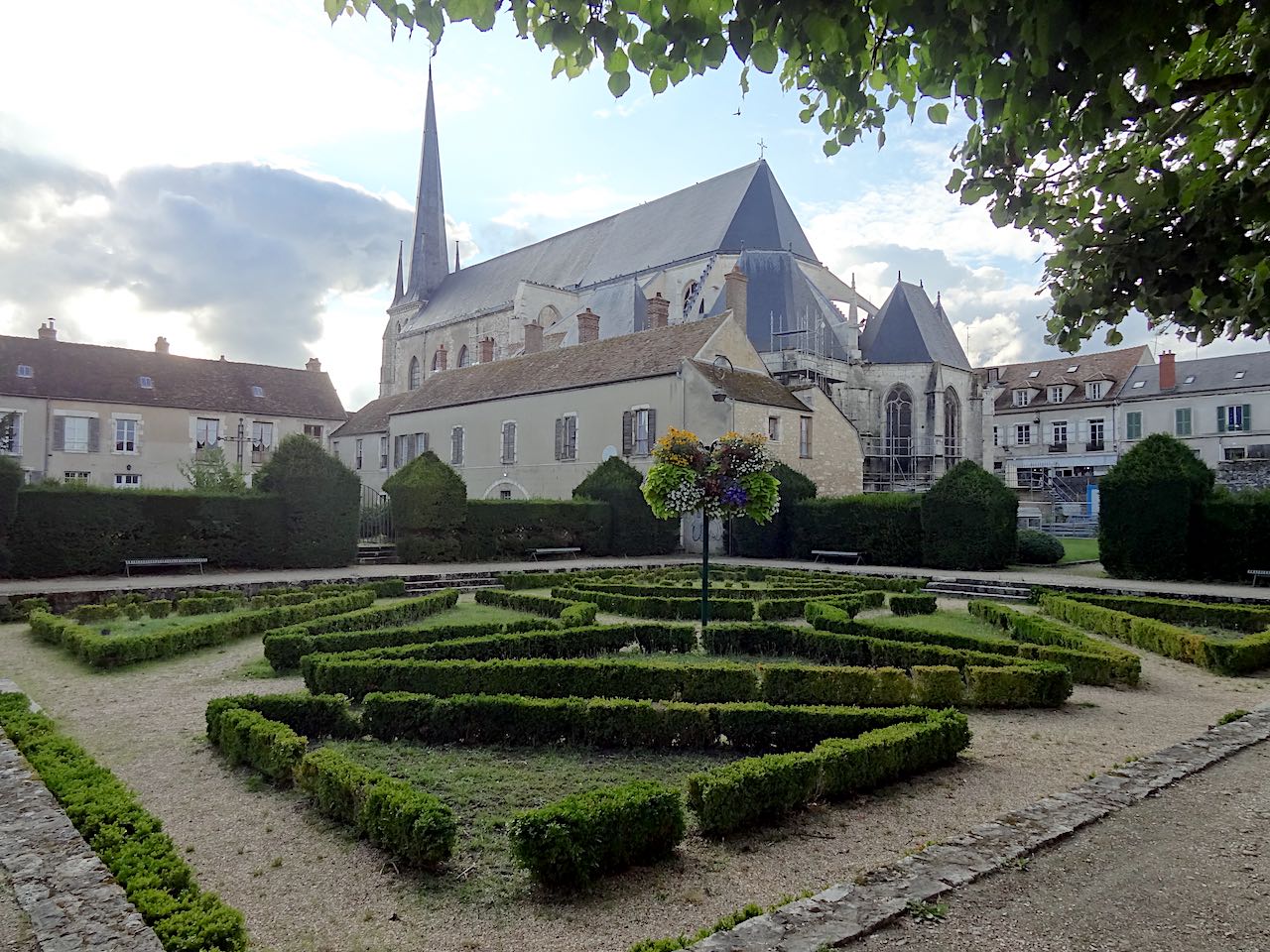 église de Nemours