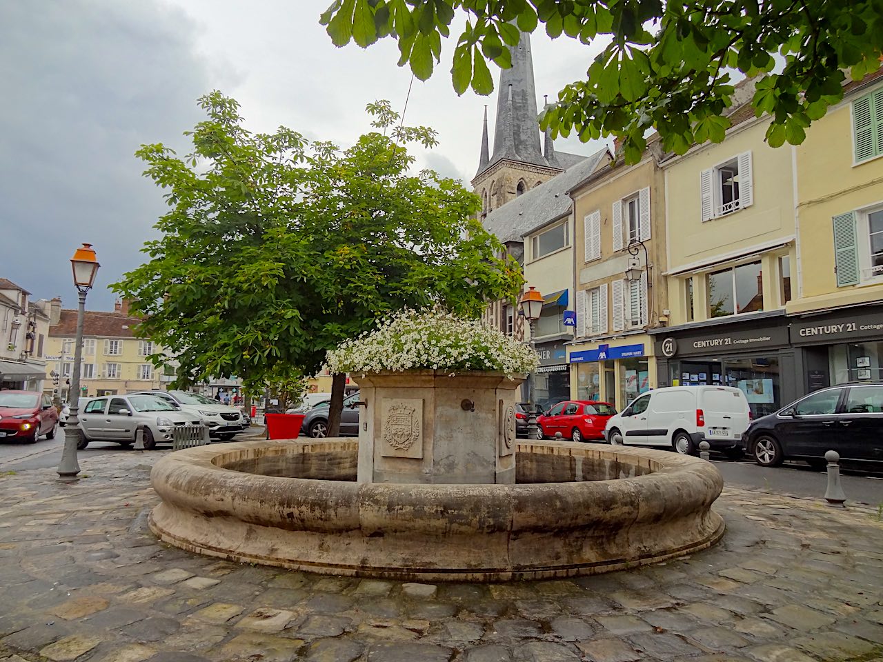 Nemours place de la république