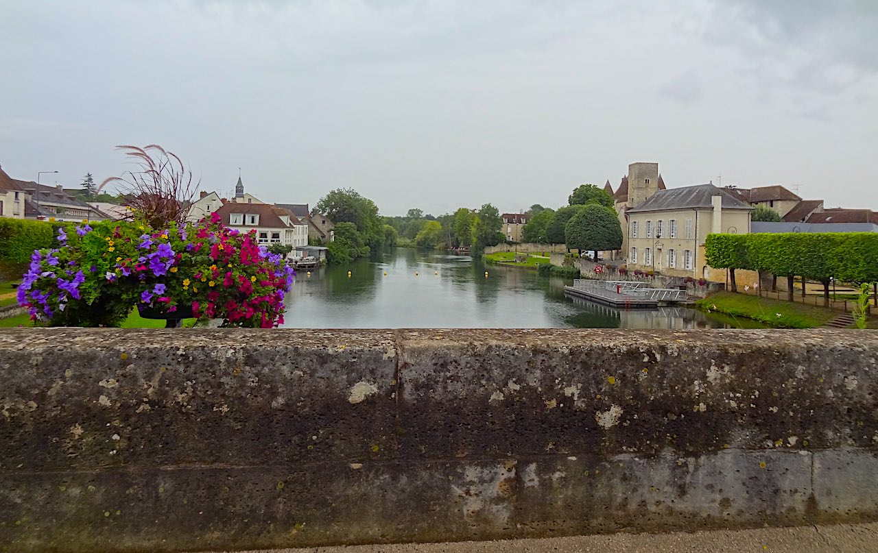 vue du pont de Nemours 