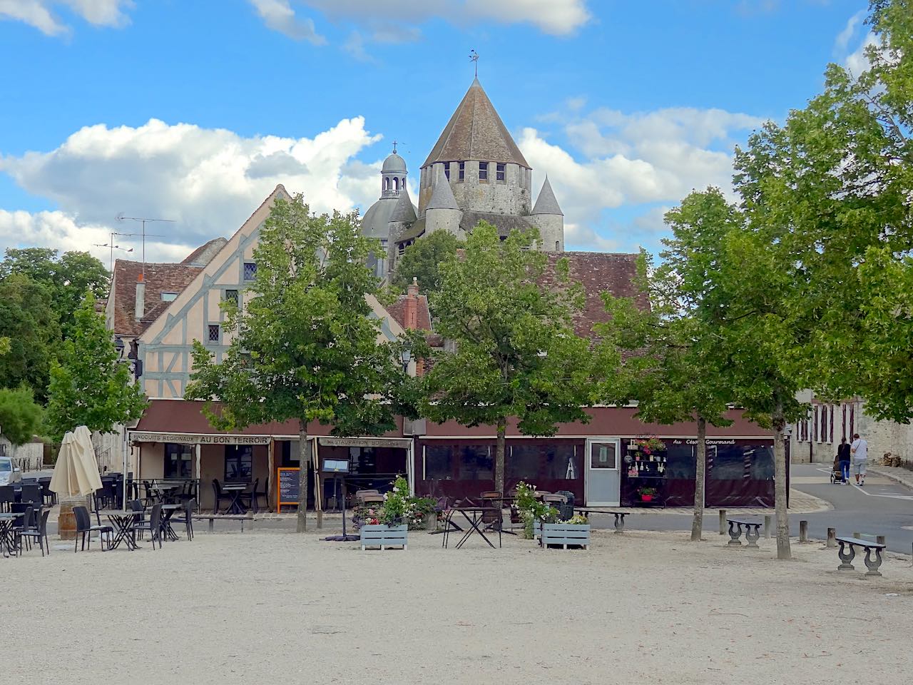 place du Châtel à Provins