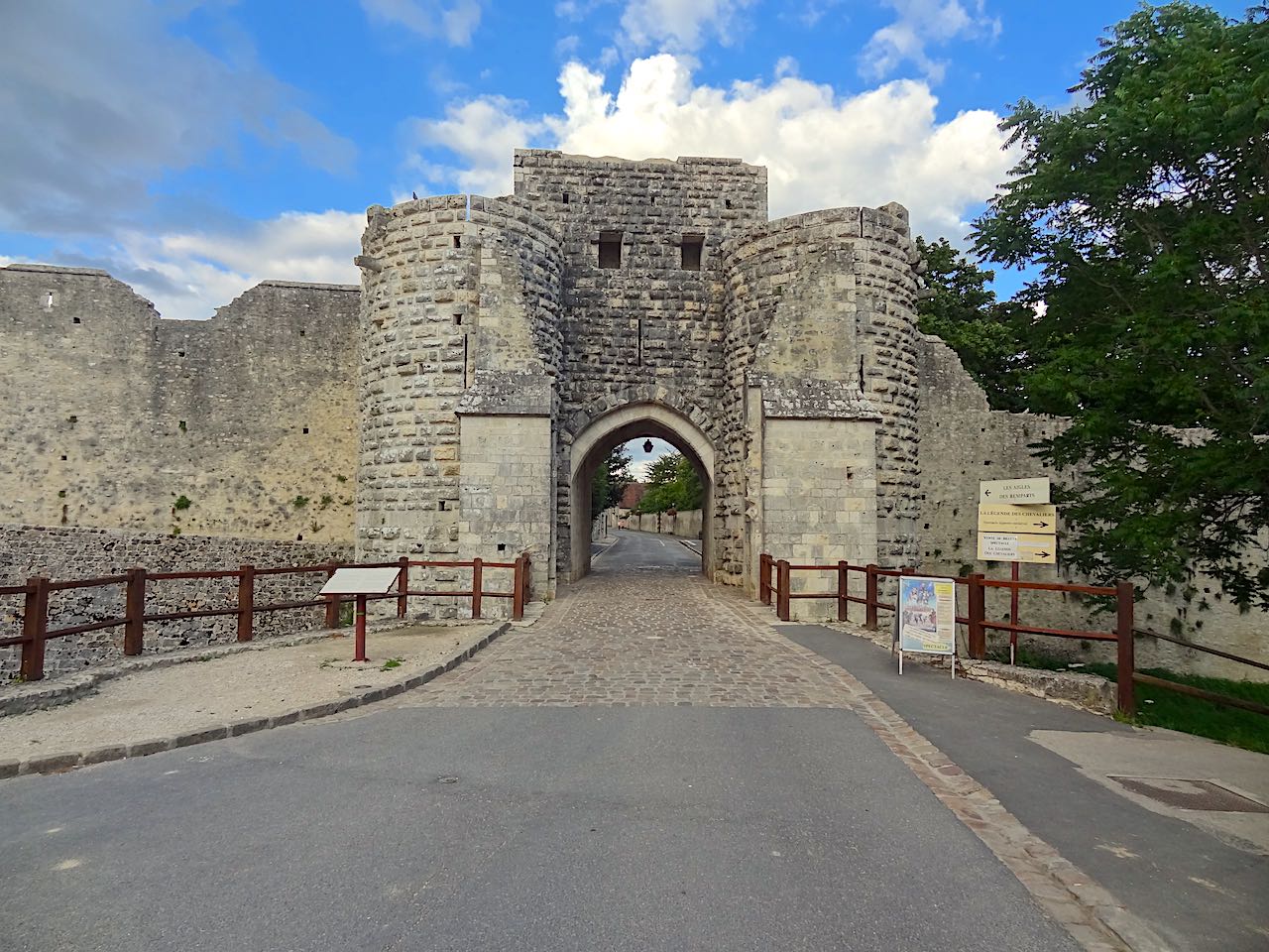La porte Saint-Jean à Provins