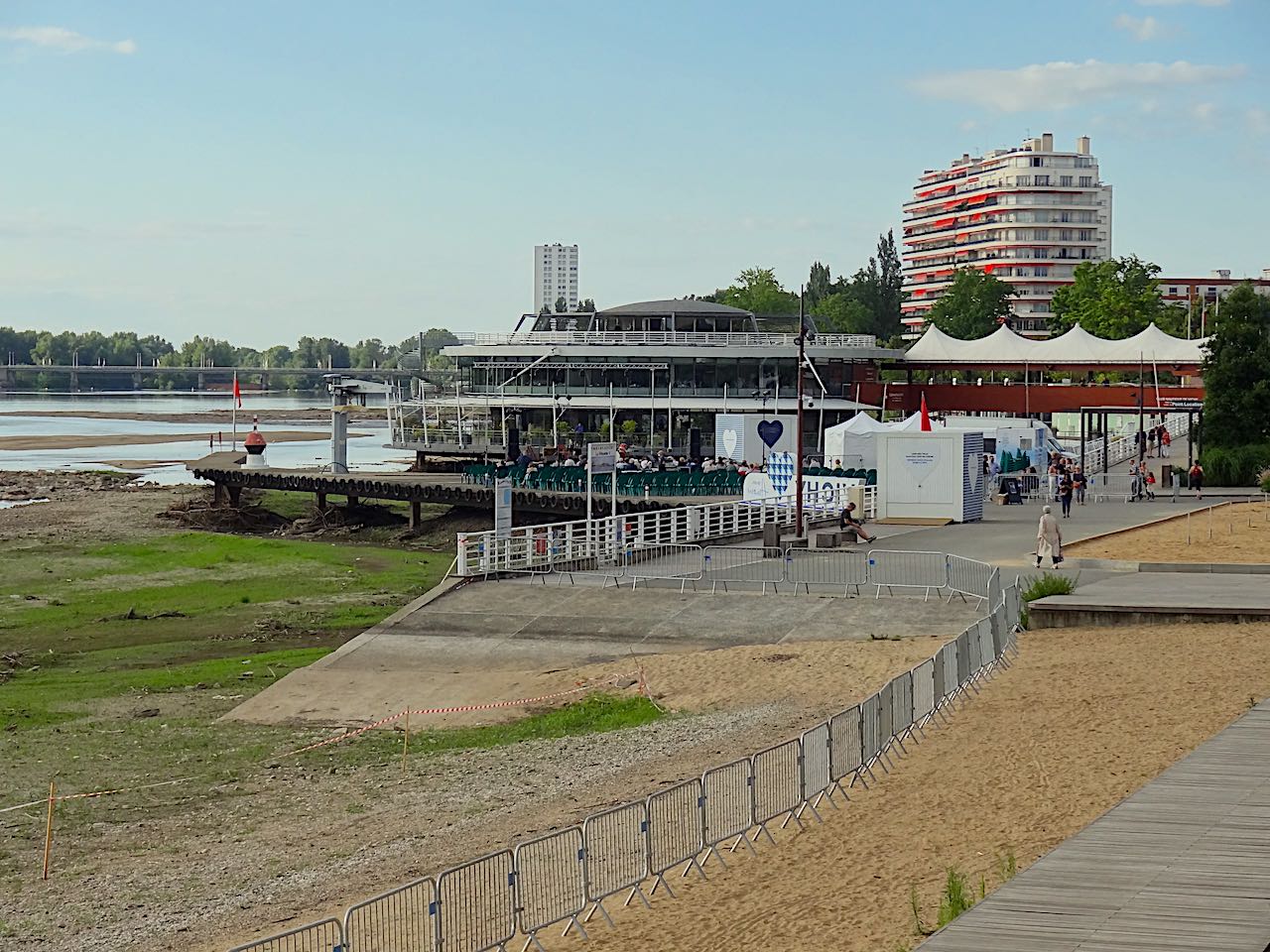 Rotonde sur les rives d'Allier à Vichy