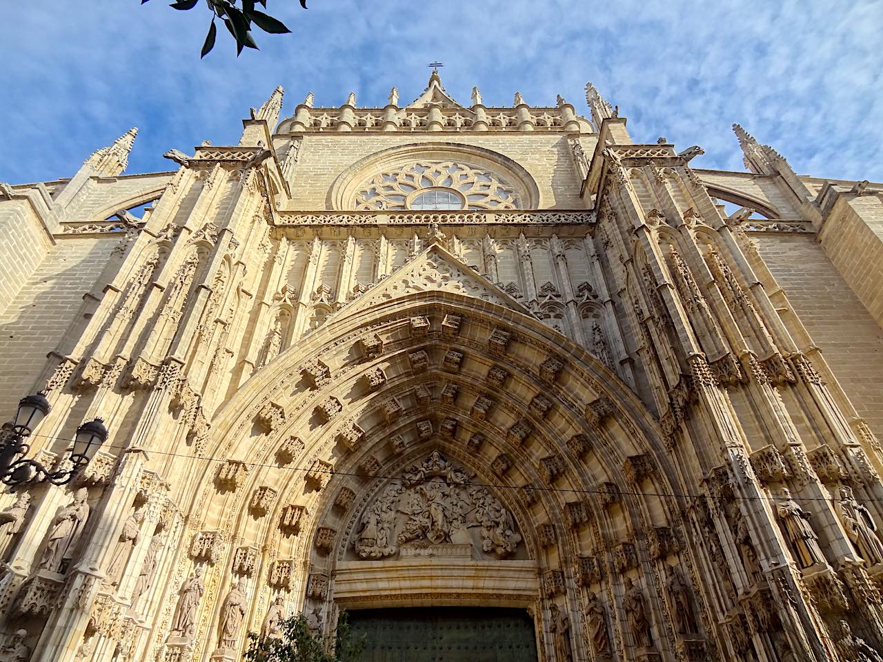 porte principale de la cathédrale de Séville
