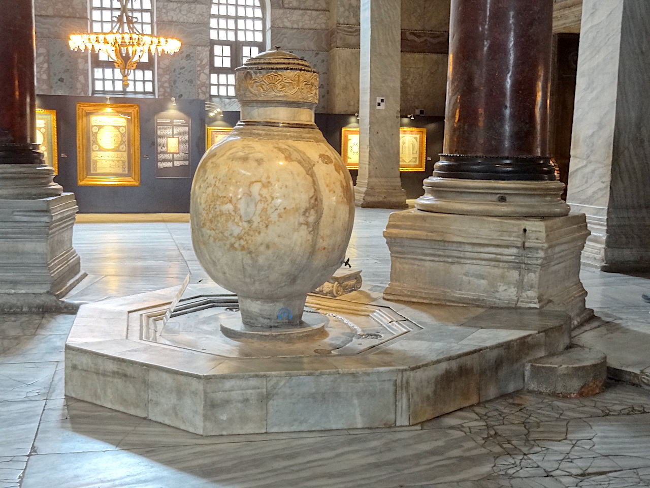 jarre de la basilique Sainte-Sophie à Istanbul