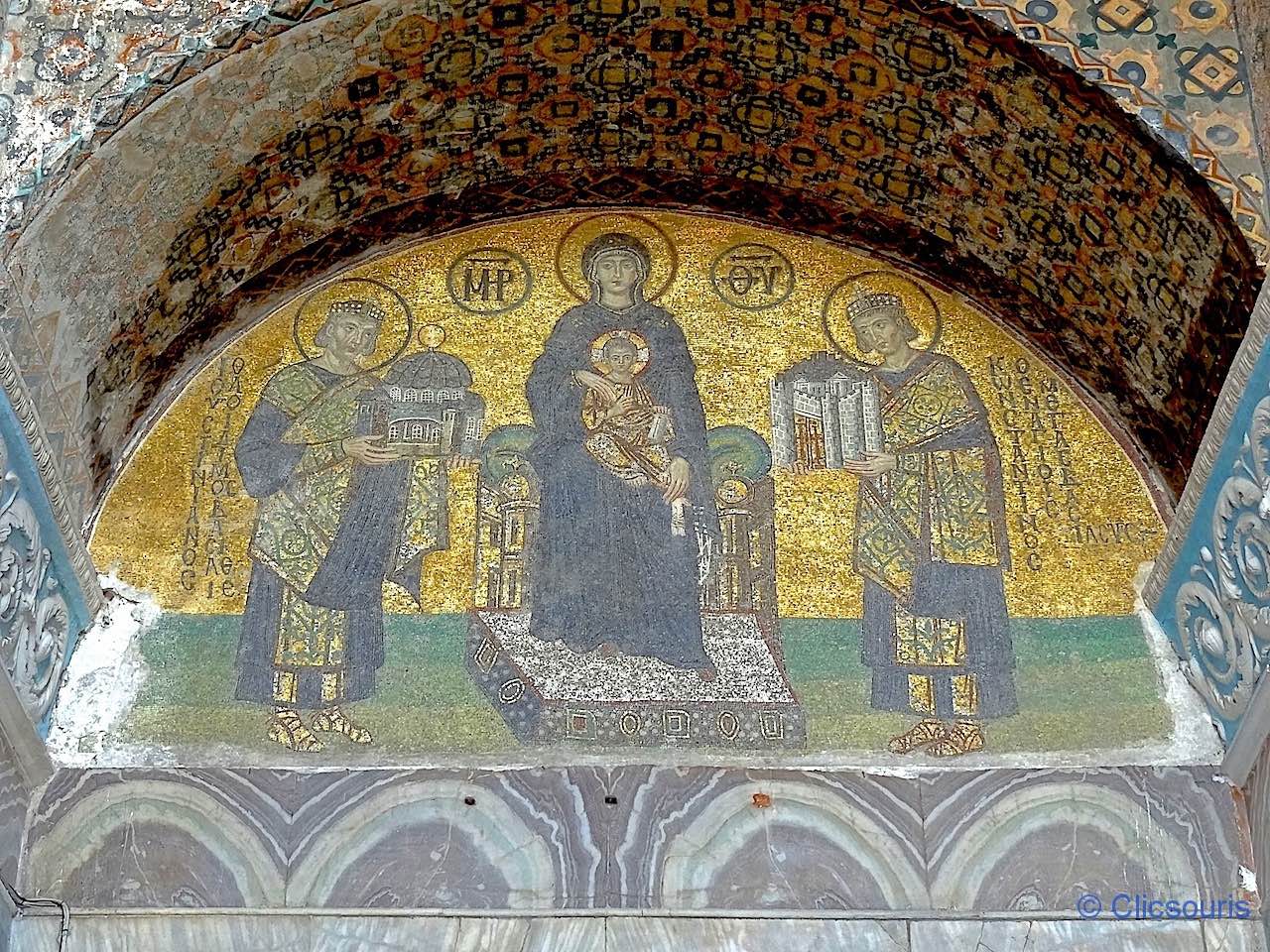 mosaïque vierge à l'enfant de la basilique Sainte-Sophie à Istanbul