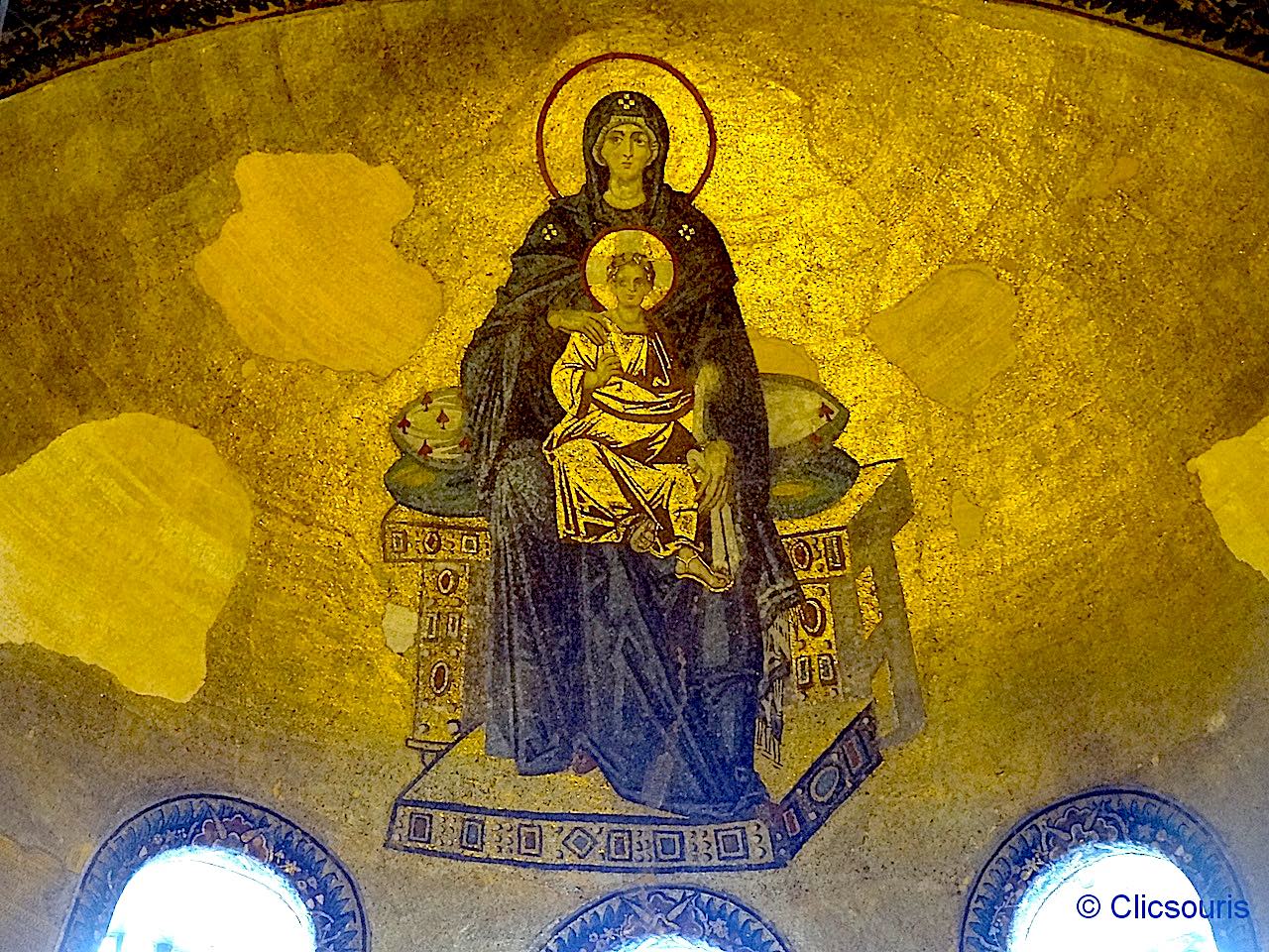 mosaïque de la vierge de la basilique Sainte-Sophie à Istanbul