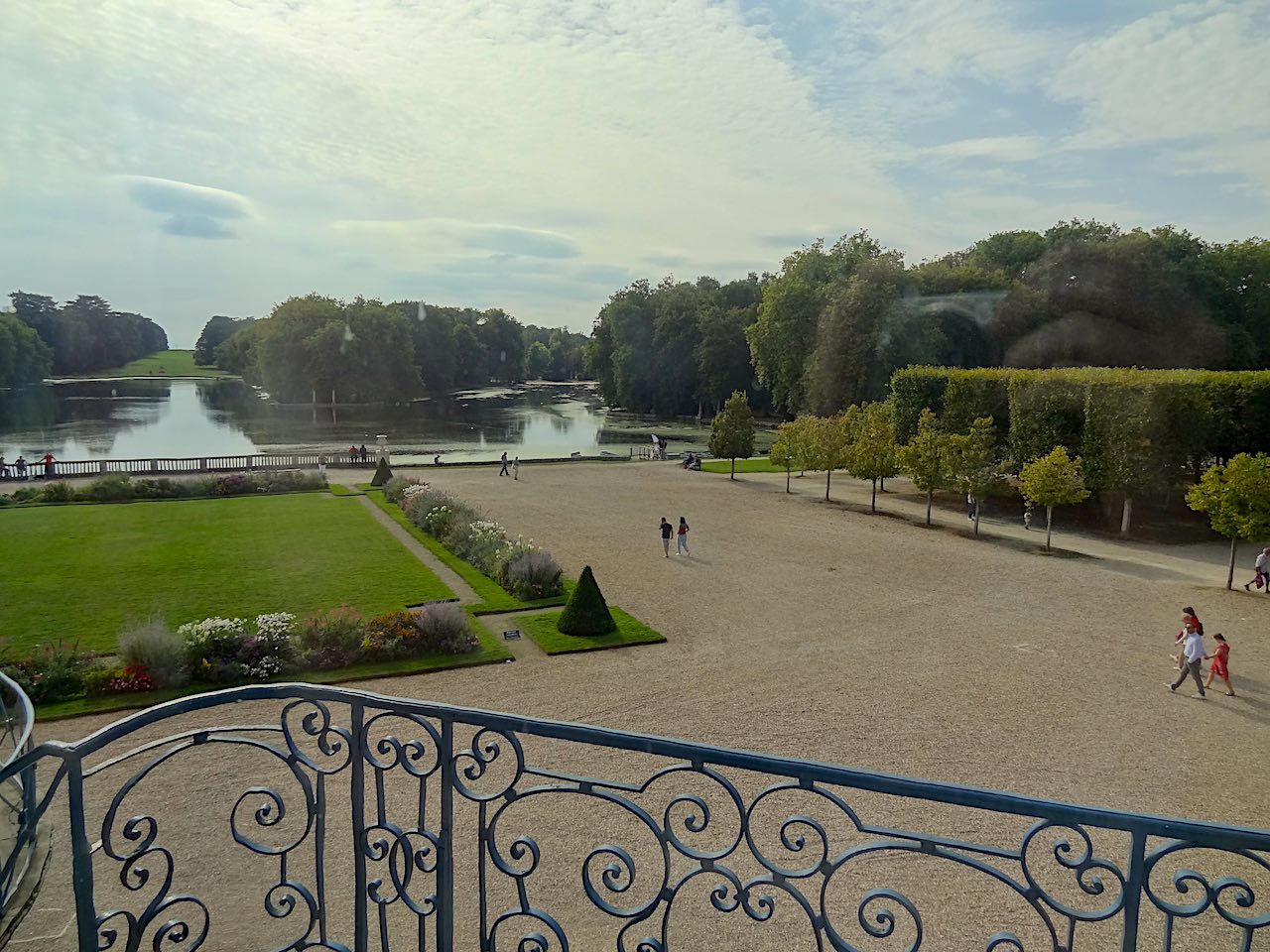 vue sur le jardin à la française depuis le château de Rambouillet