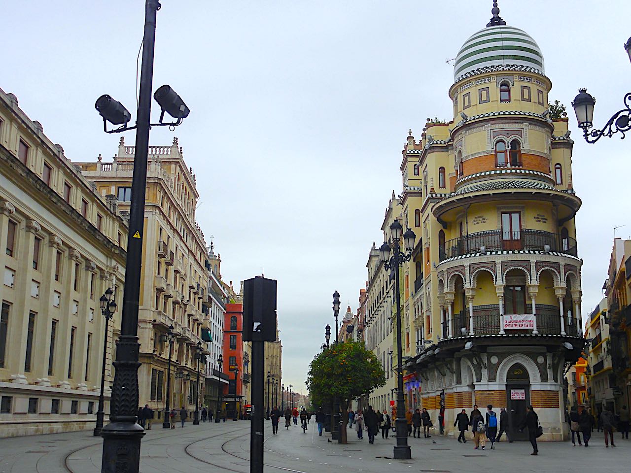 avenida constitucion à Séville