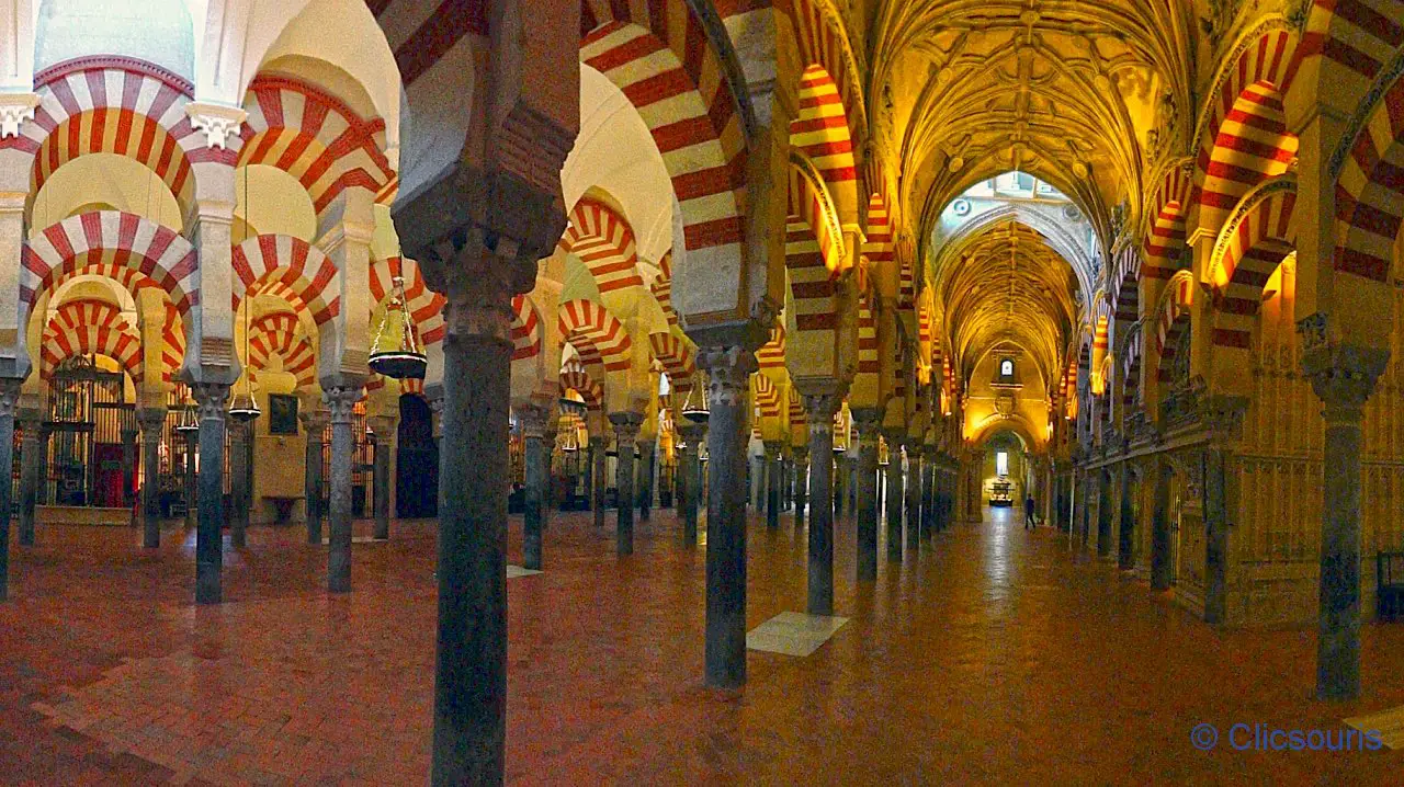intérieur de la mosquée cathédrale de Cordoue