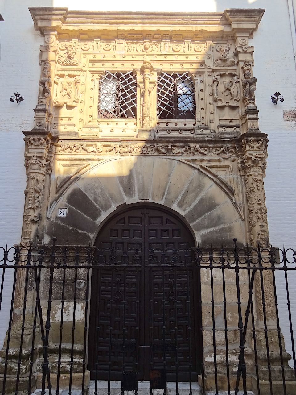 porte quartier santa cruz séville