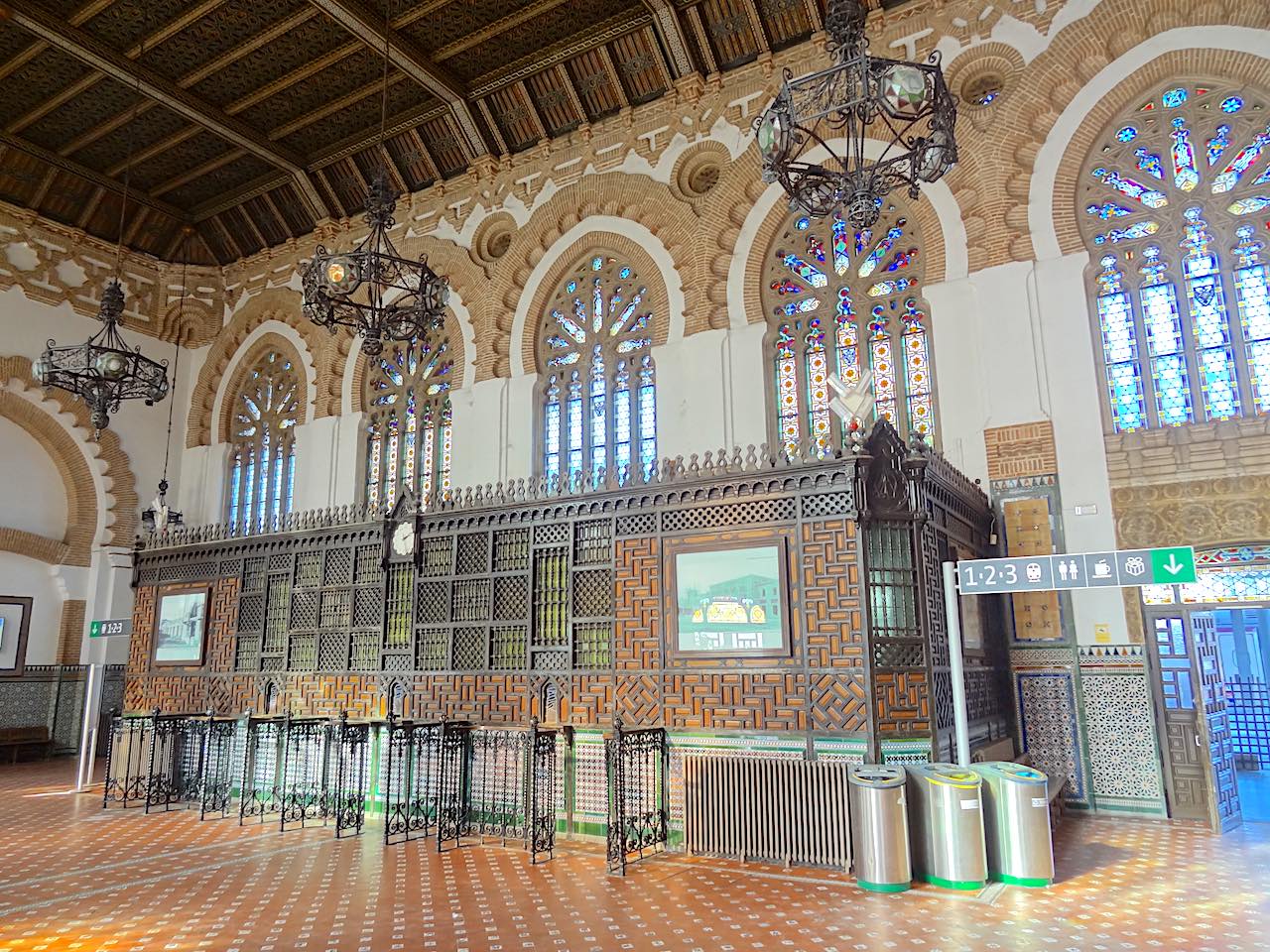 intérieur de la gare de Tolède