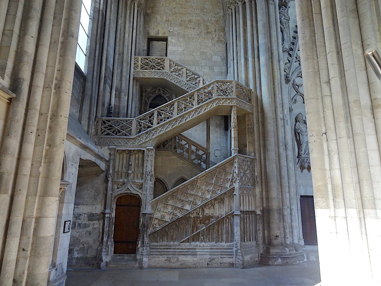 escalier des libraires de la cathédrale de Rouen