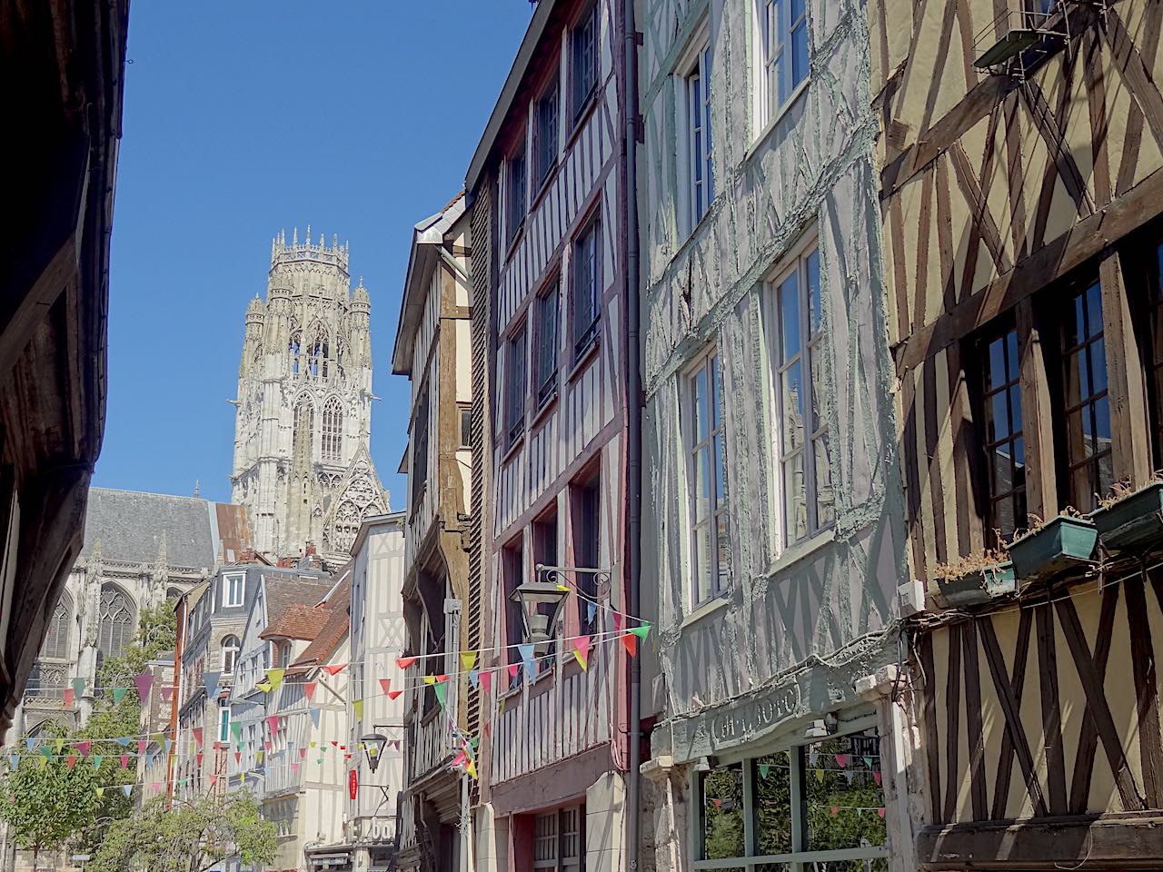 rue damiette à Rouen