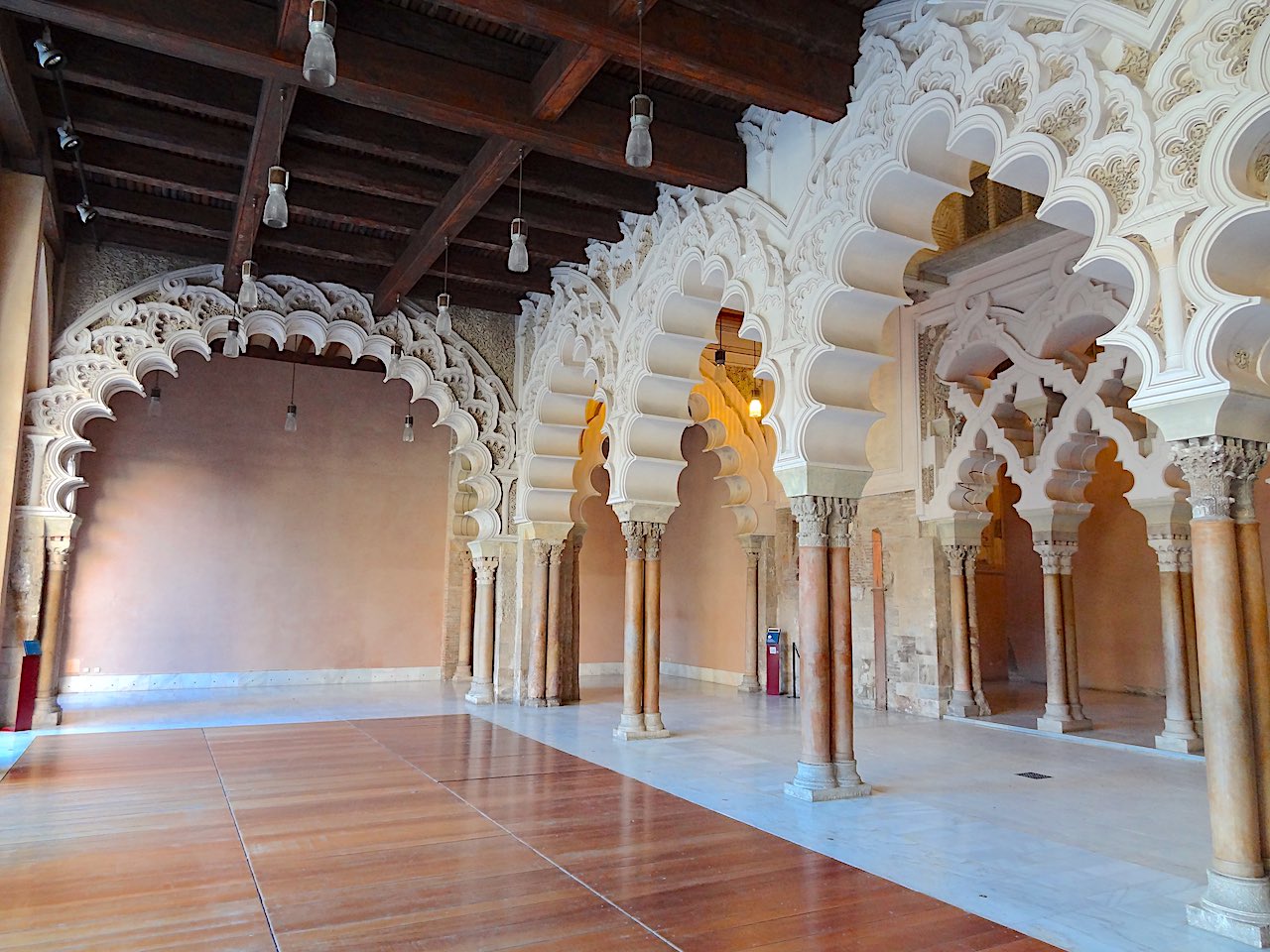 arches aljaferia Saragosse