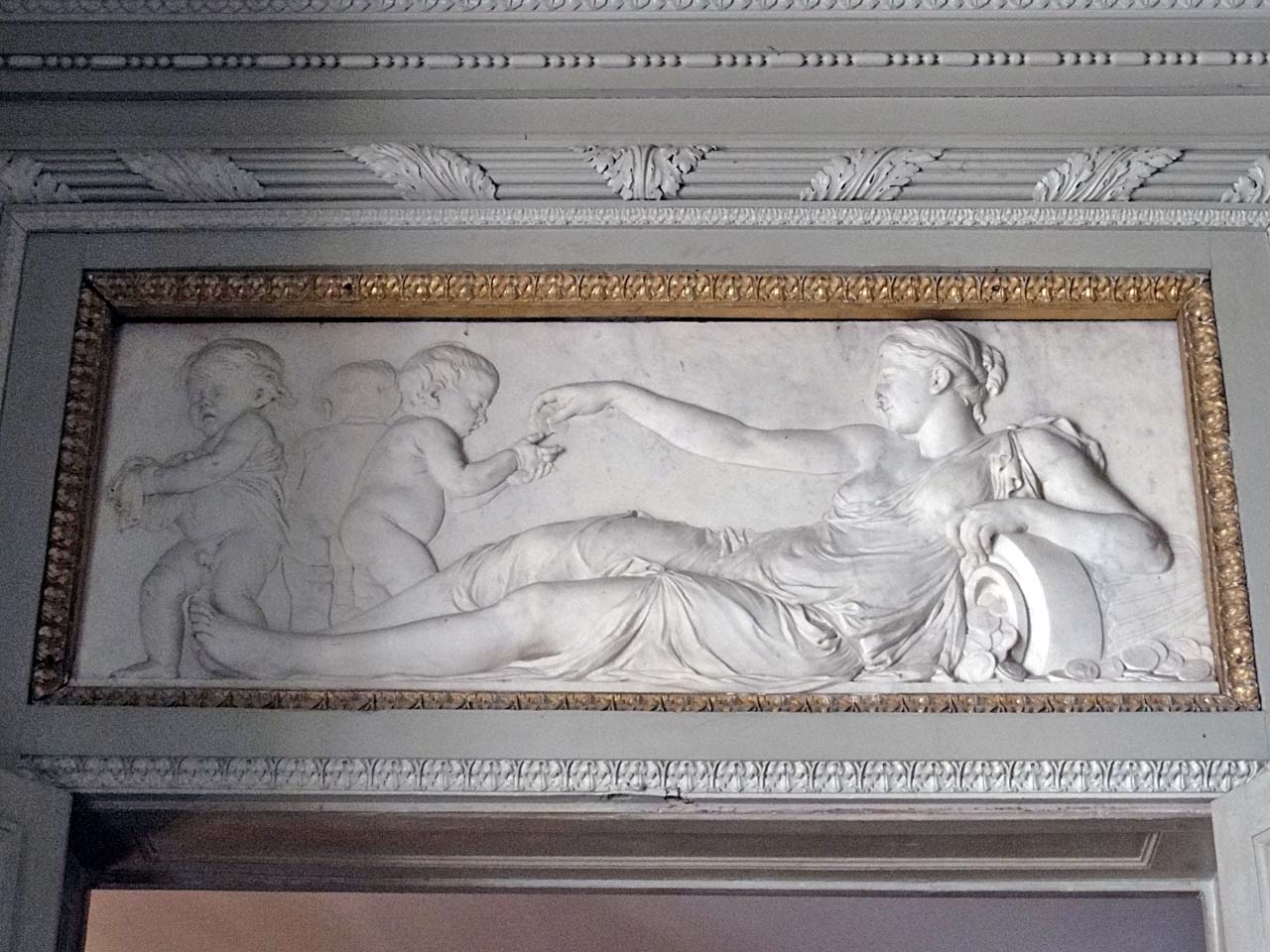 Bas-relief du Grand Salon du château de La Roche-Guyon