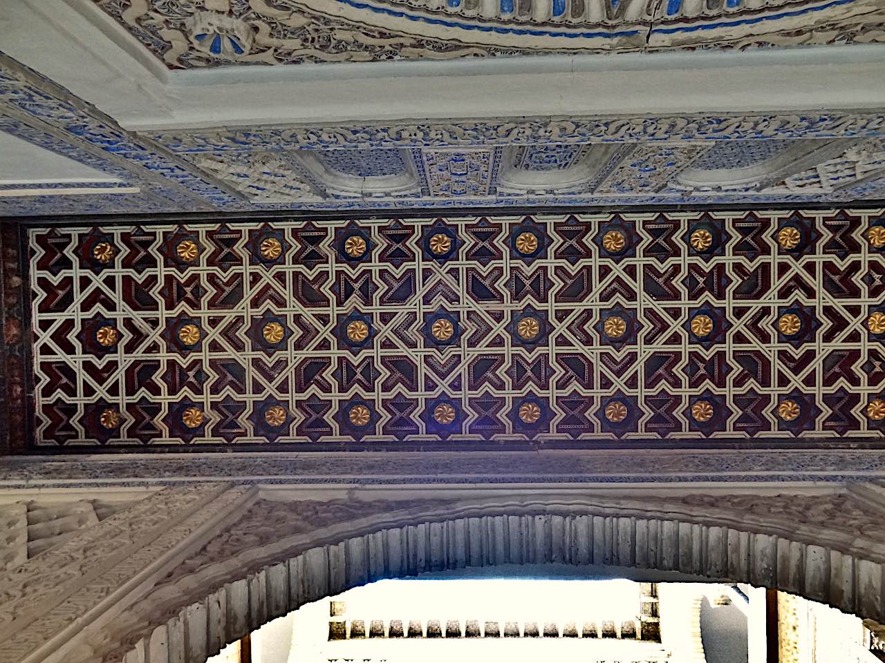 plafond de la galerie du patio de las doncellas