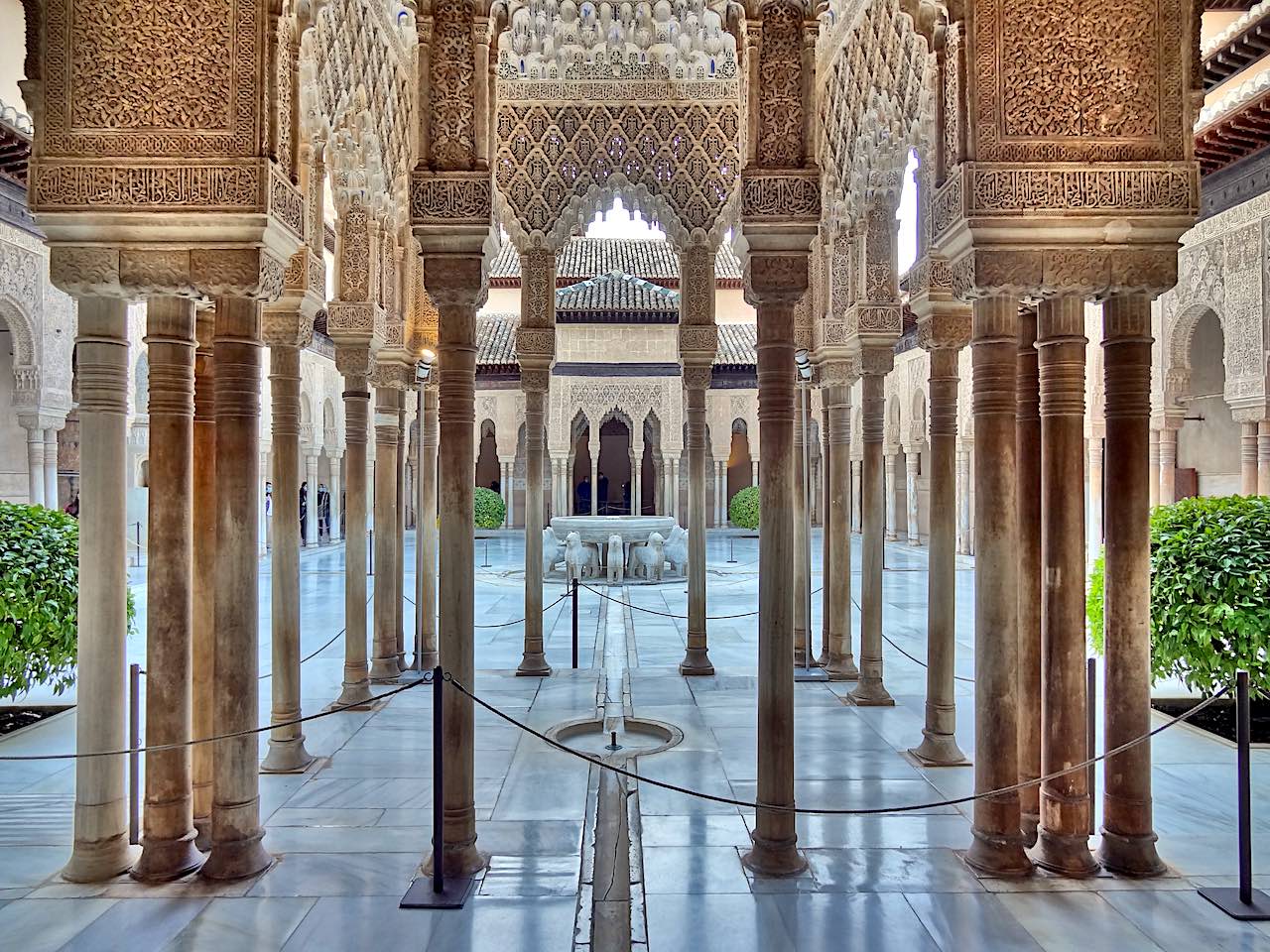 Cour des lions de l'Alhambra