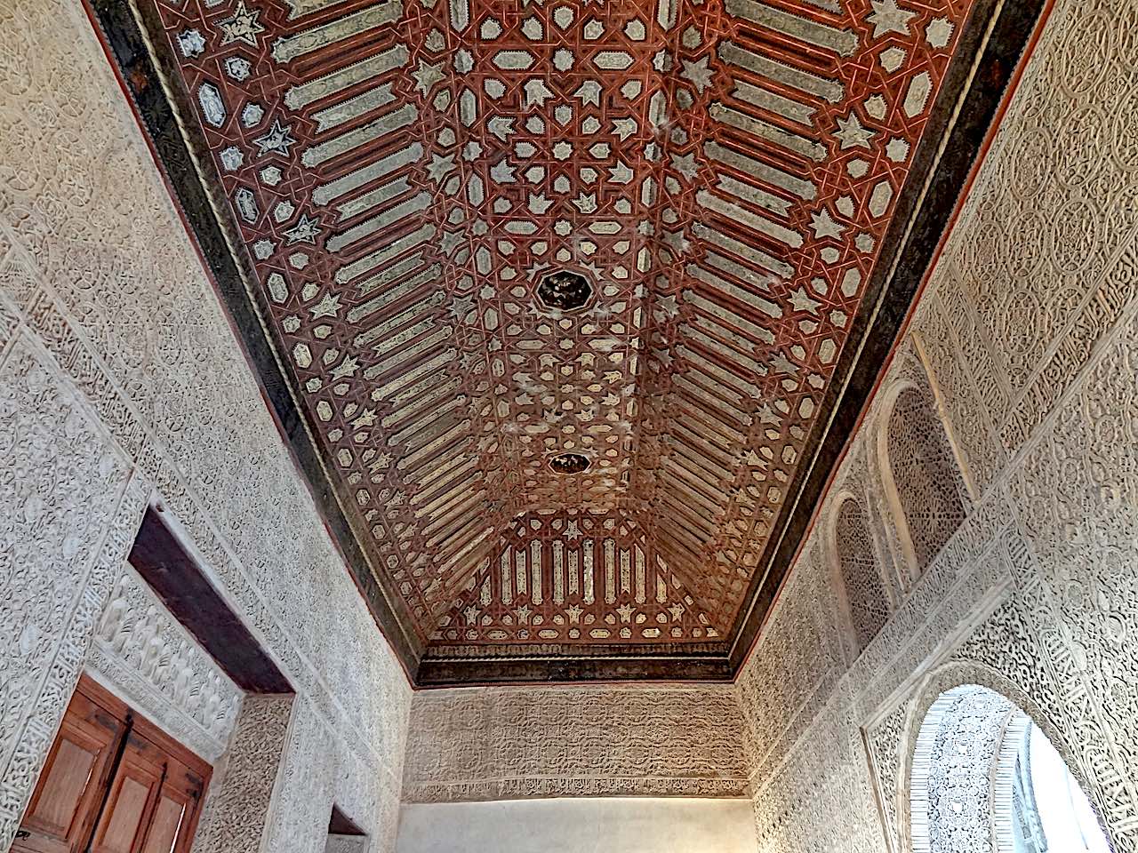 chambre dorée des palais nasrides