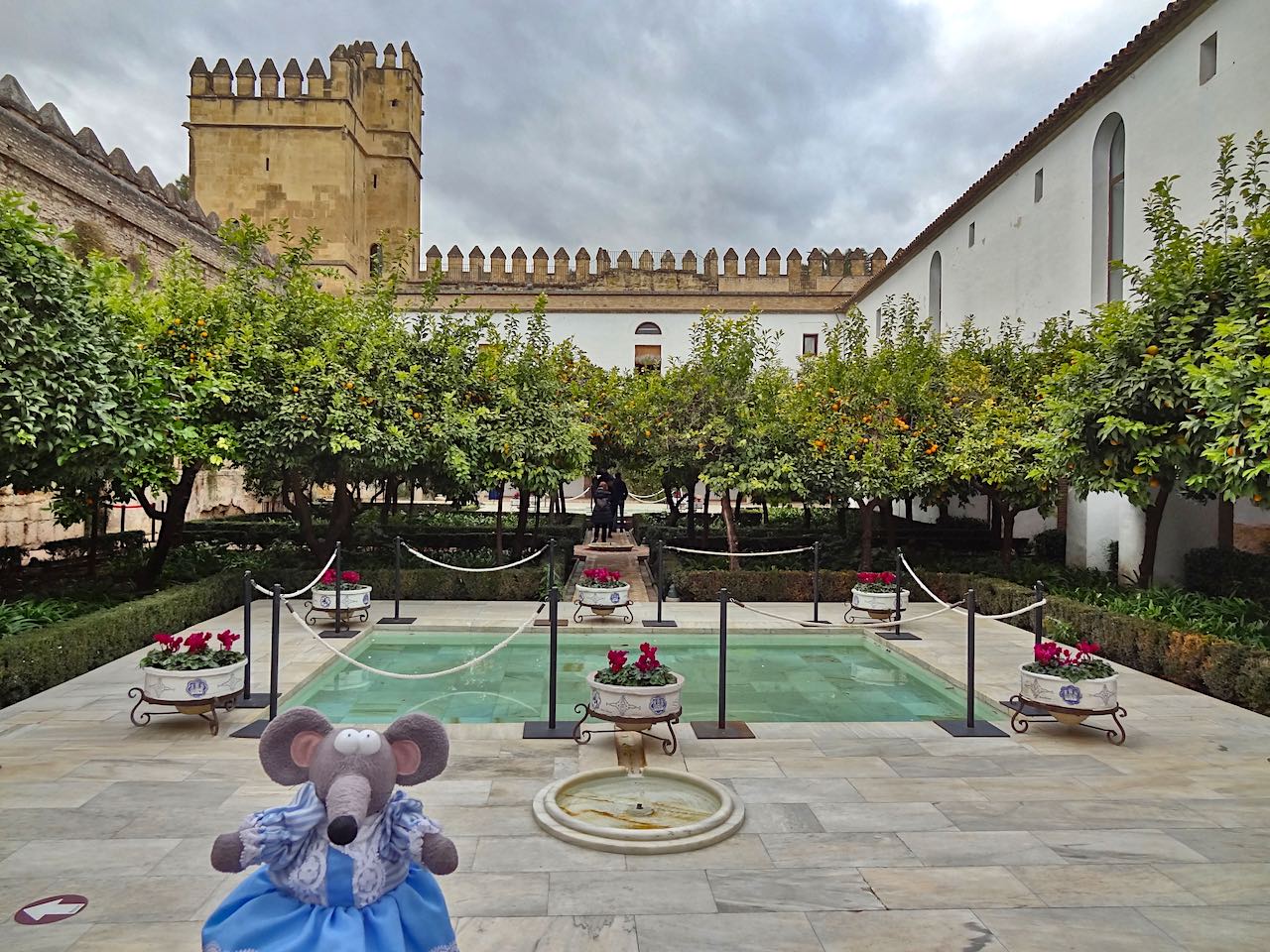 patio de l'Alcazar de Cordoue