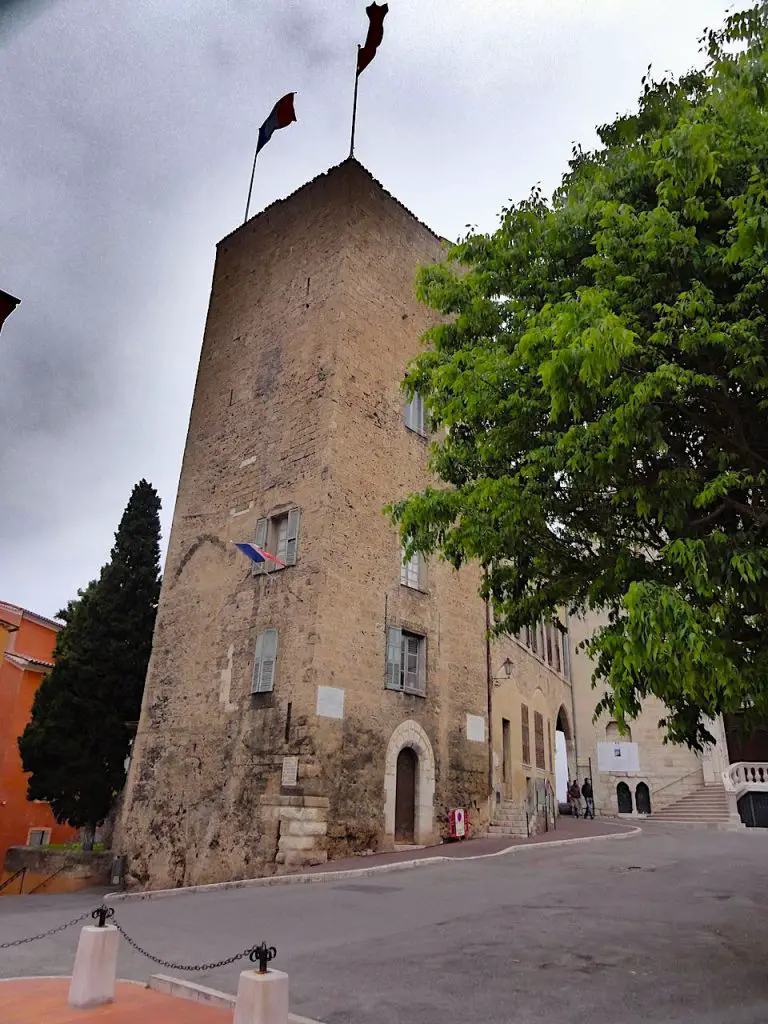 tour sarrasine à Grasse