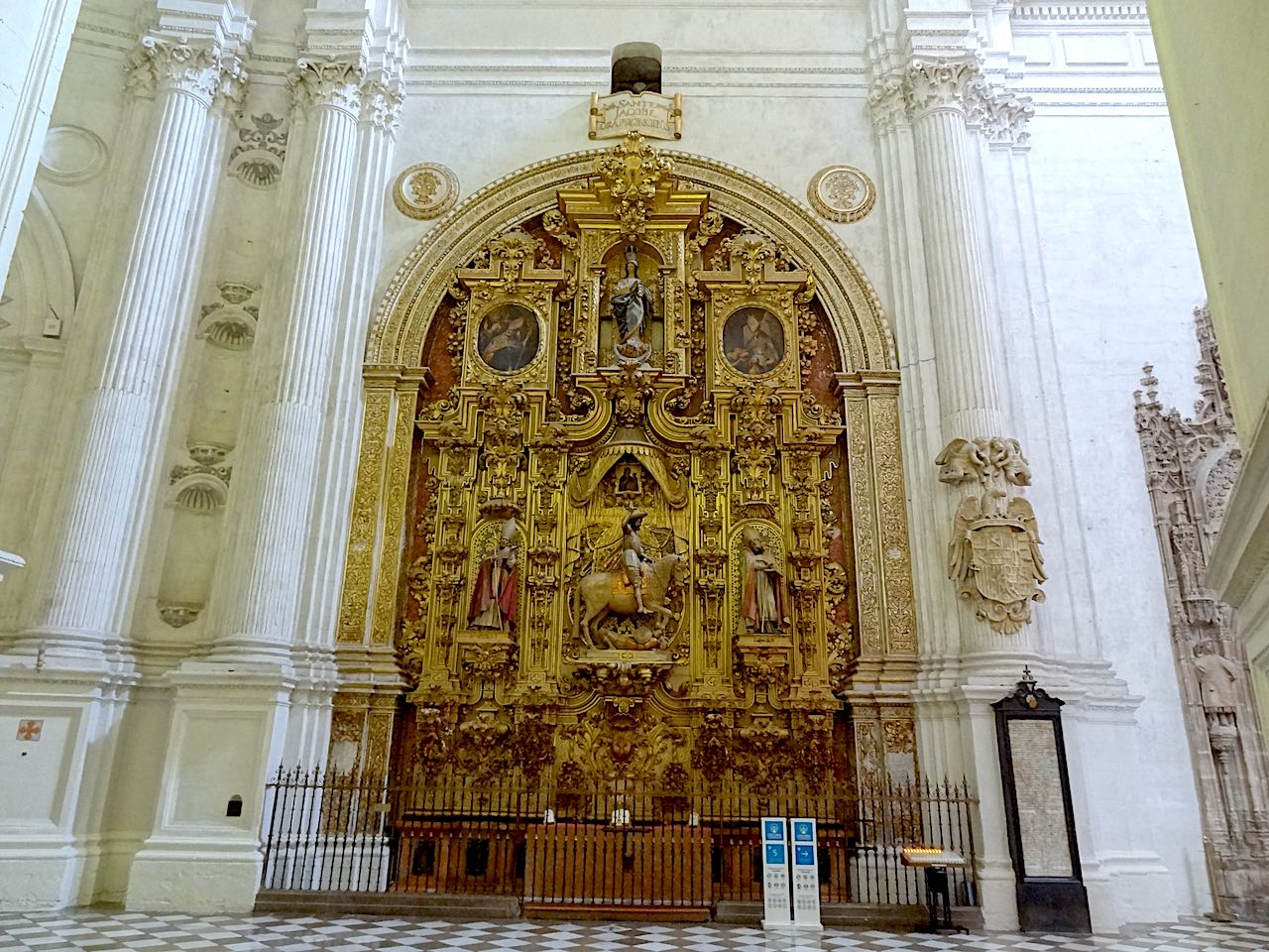 intérieur de la cathédrale de Grenade