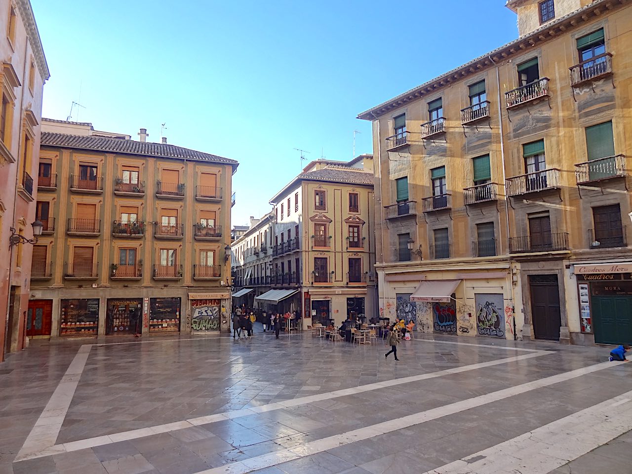 Grenade plaza Pasiegas