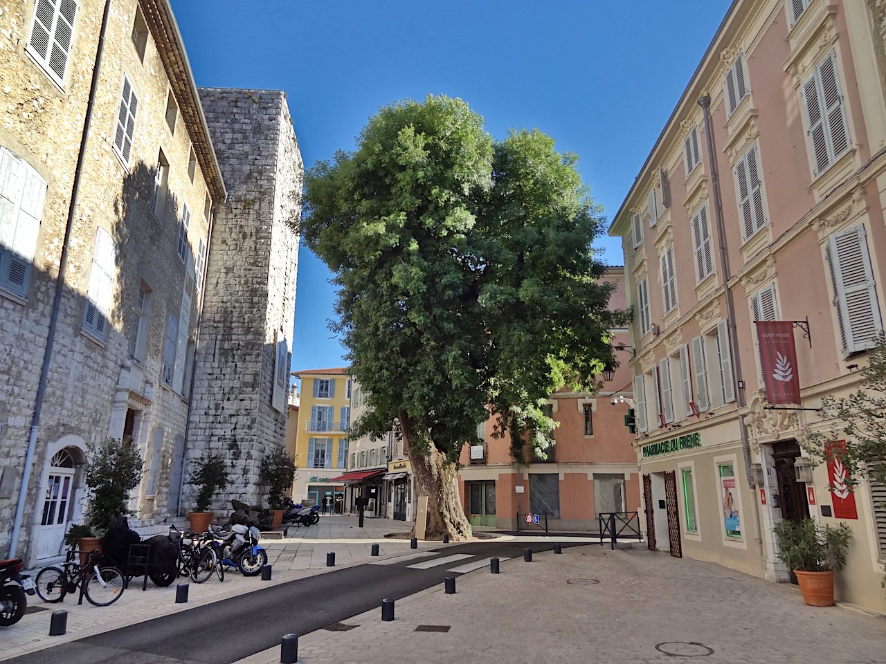 Place du frêne à Vence