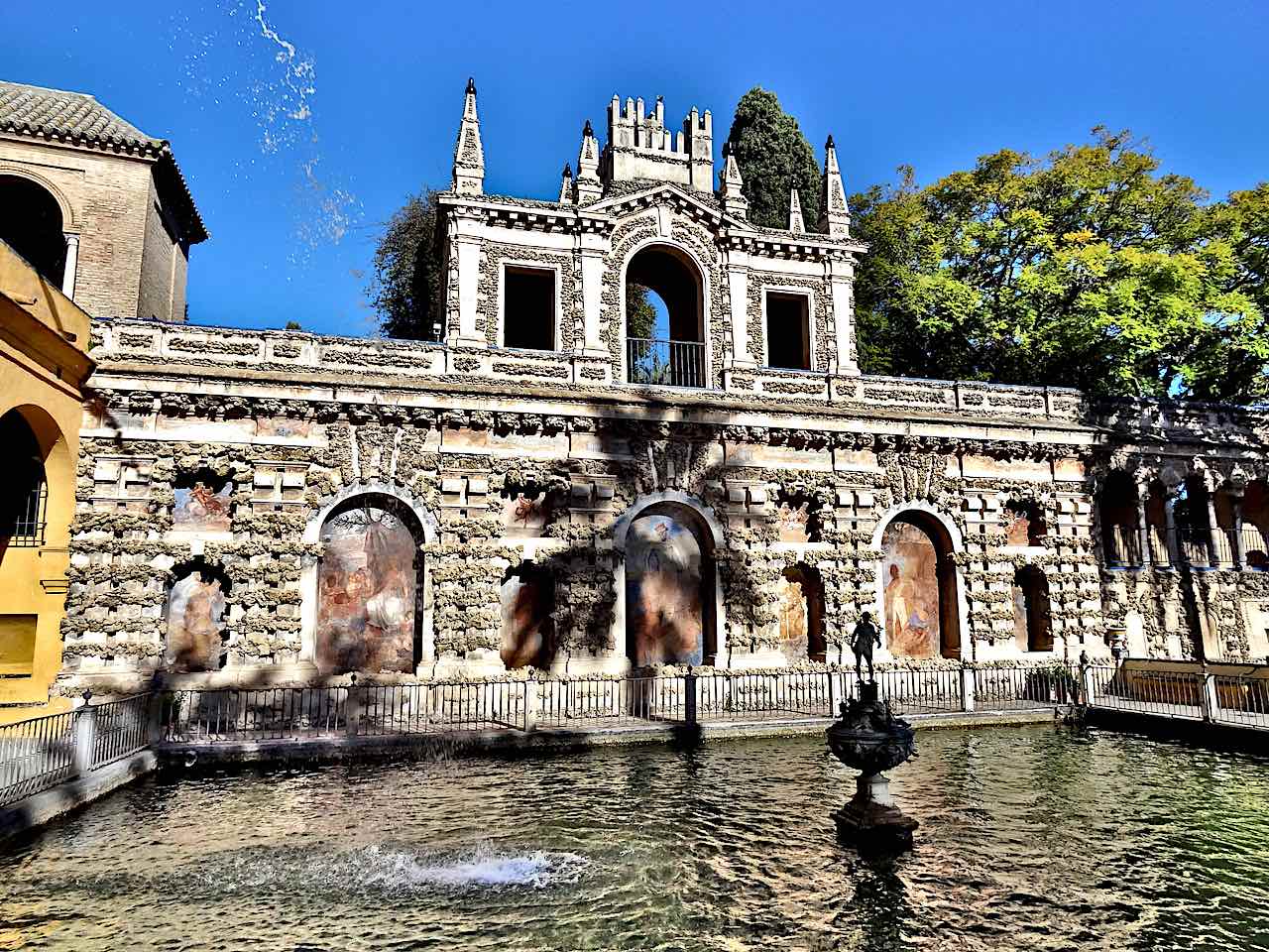 bassin de mercure alcazar séville