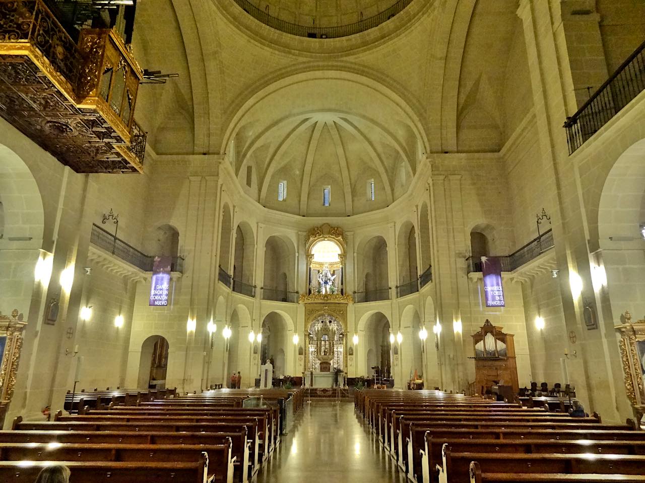 intérieur de la concathédrale d'Alicante