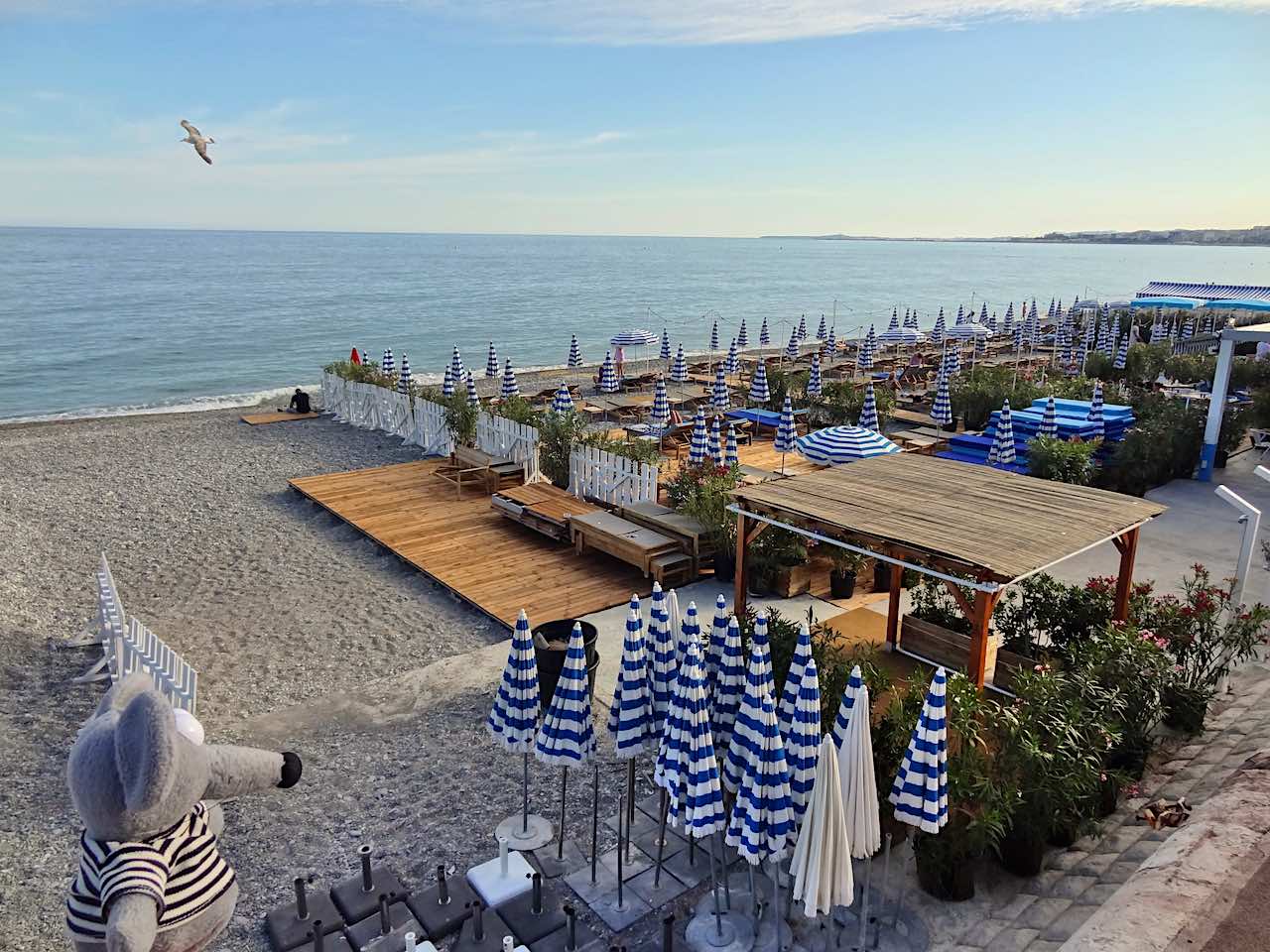 plage et bar restaurant à Nice