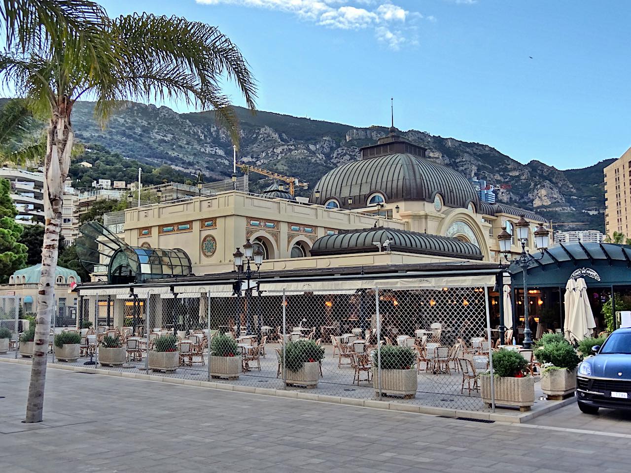 Place du Casino et Café de Paris à Monaco