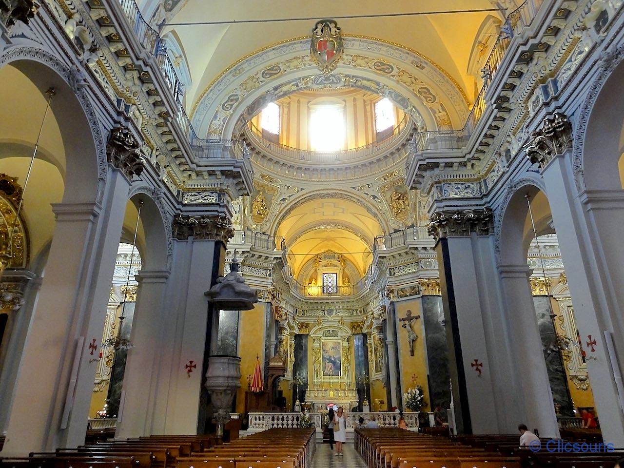 intérieur de la cathédrale Sainte Réparate à Nice