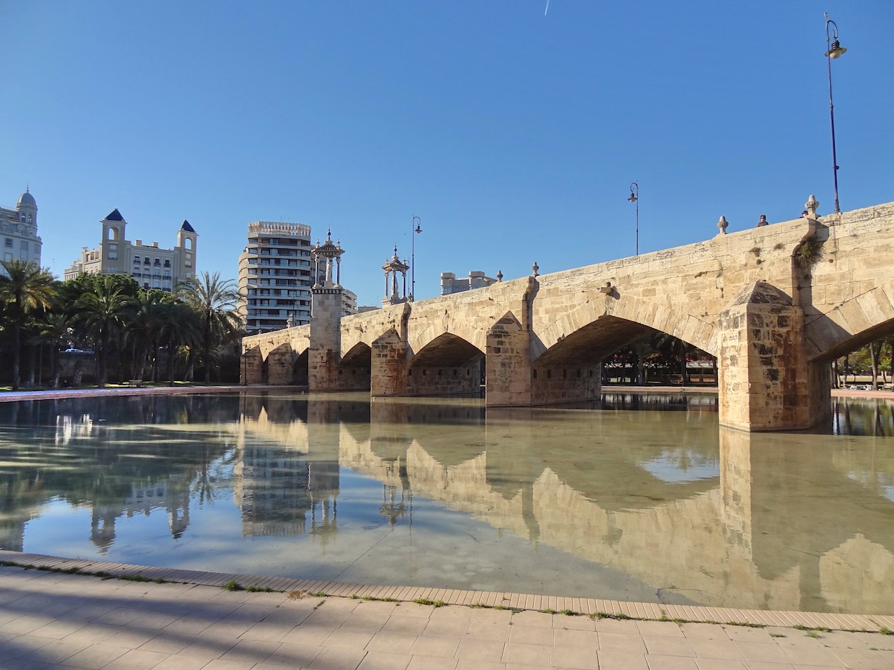 pont sur le jardin Turia à Valence