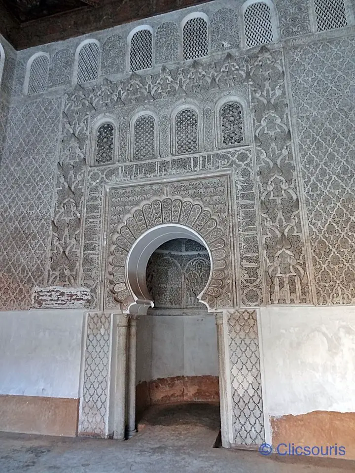 mihrab de la salle de prière de la médersa Ben Youssef