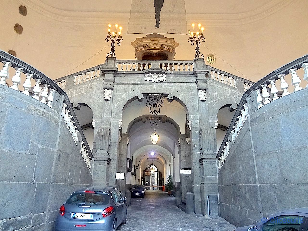 escalier du palazzo Serra di Cassano à Naples