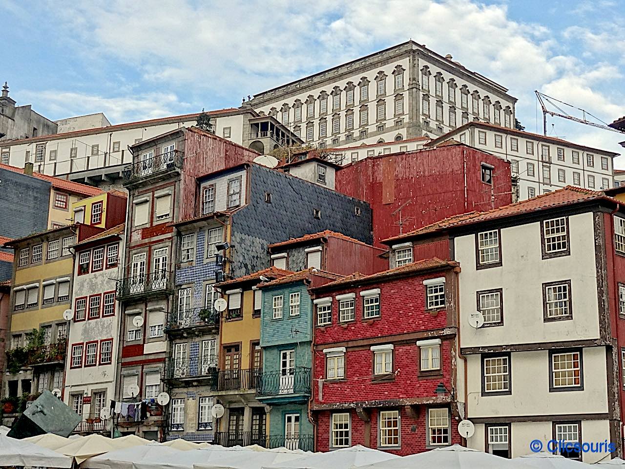 façades colorées dans le Vieux Porto