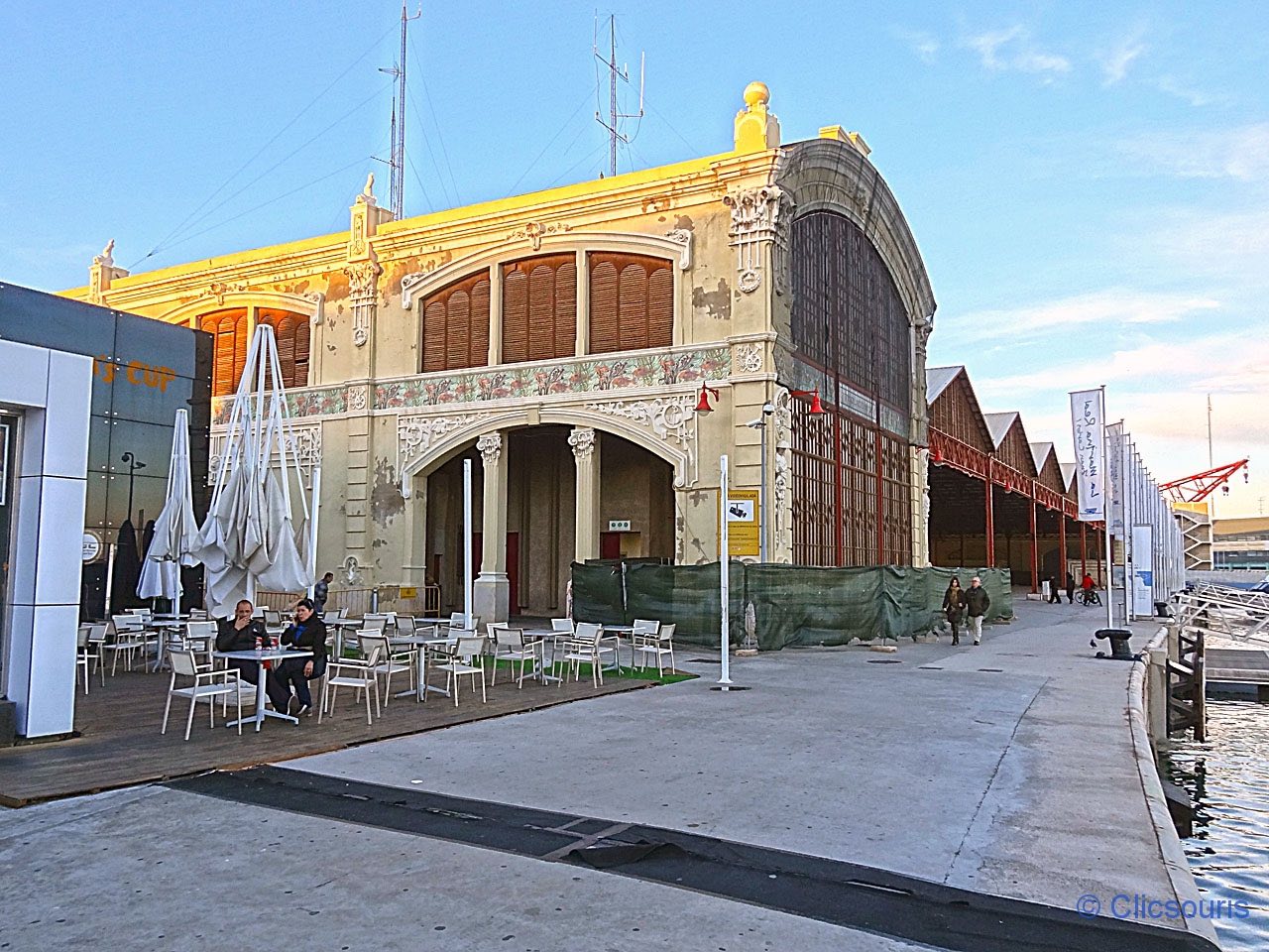 Tinglado sur le port de Valence