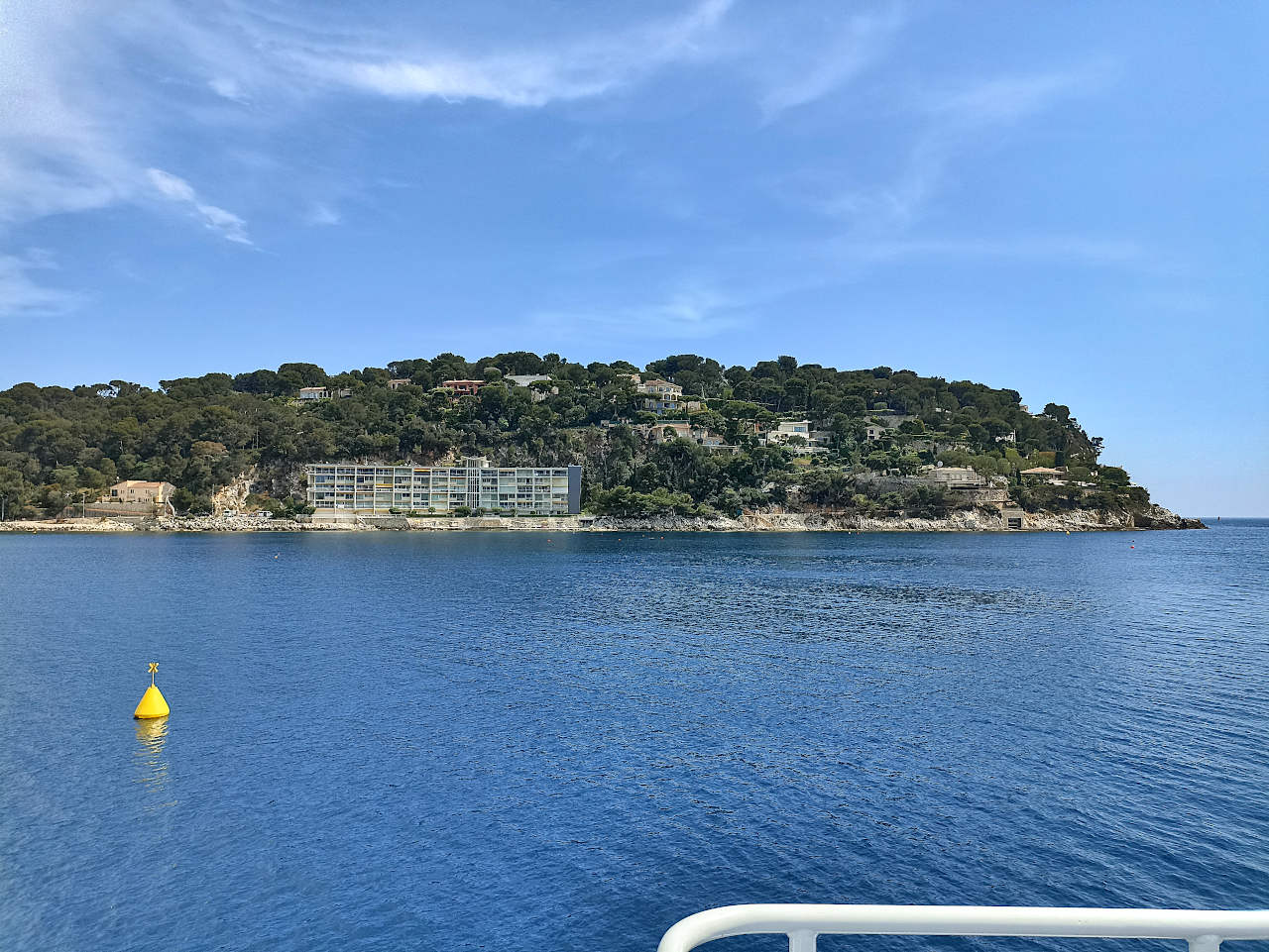 Cap Ferrat vu du bateau