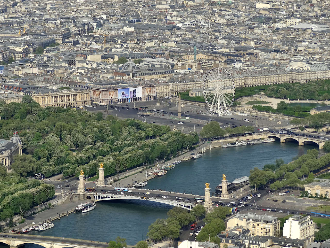 place de la Concorde vue du sommet de la tour Eiffel