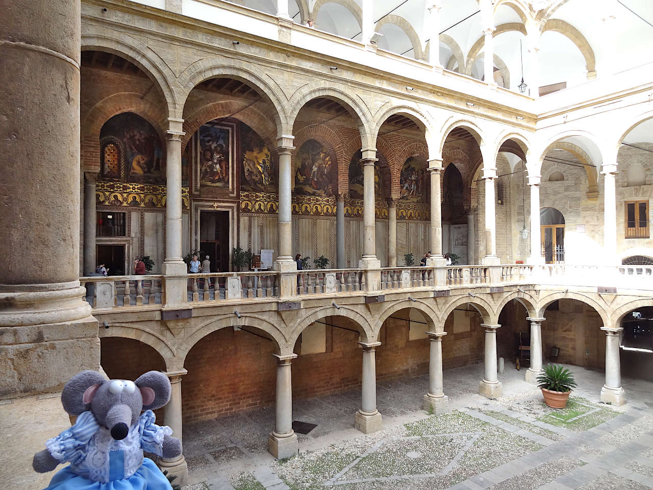 cour intérieur du palais des Normands de Palerme