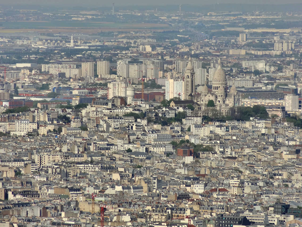 Butte Montmartre vue du sommet de la tour Eiffel