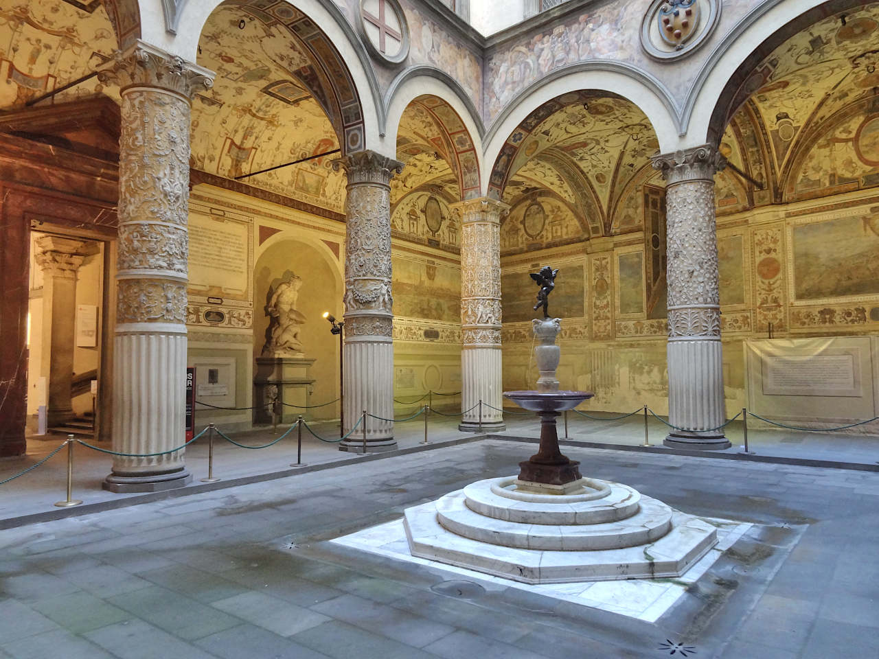 cour du palazzo vecchio