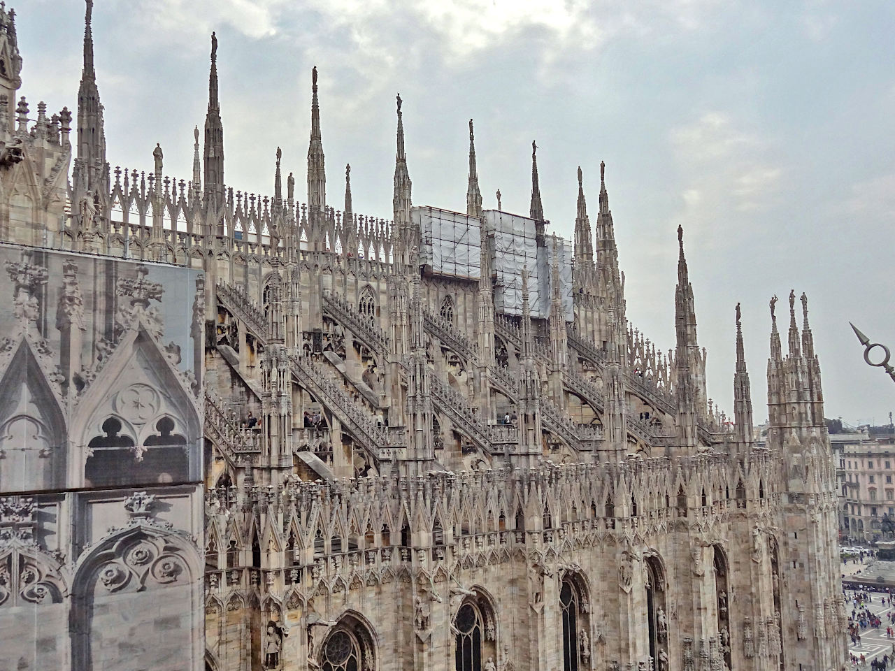 statues extérieurs du Duomo de Milan