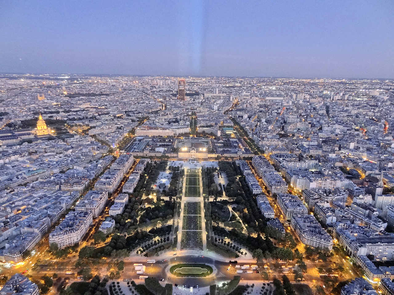 vue depuis la tour Eiffel au coucher de soleil