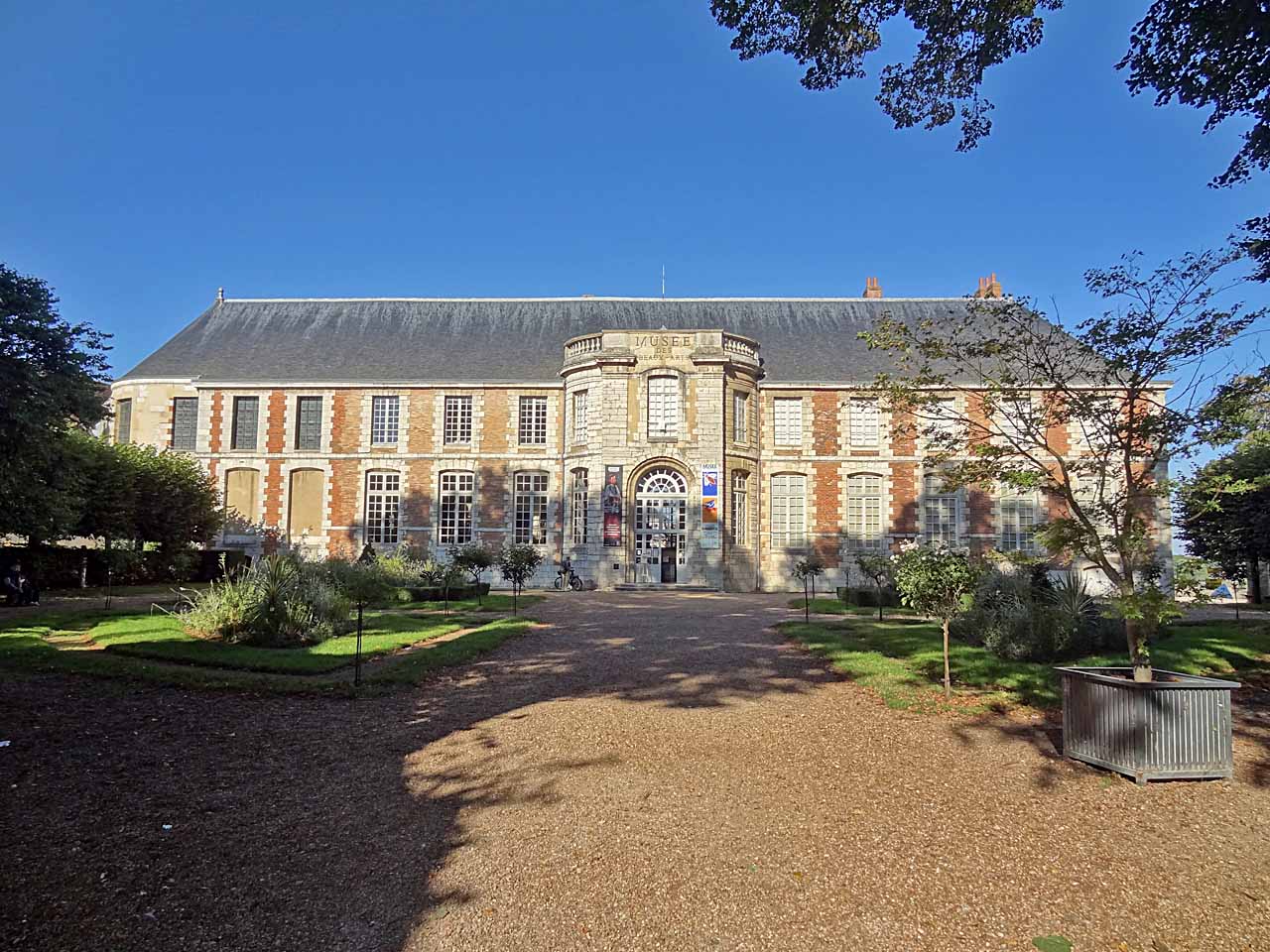 Ancien palais épiscopal, abritant le musée des Beaux-Arts de Chartres