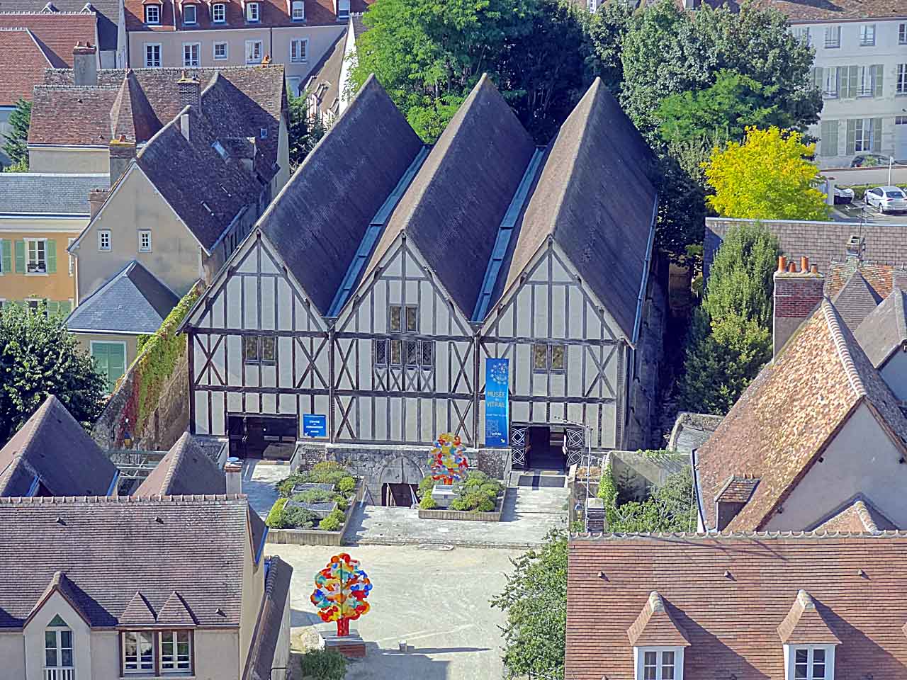 Centre international du vitrail à Chartres