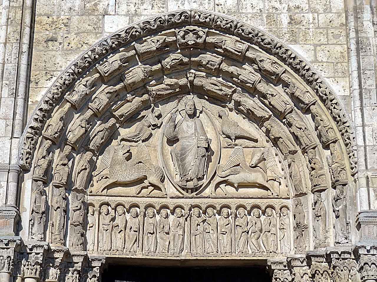 Grand tympan du portail Royal de la cathédrale de Chartres